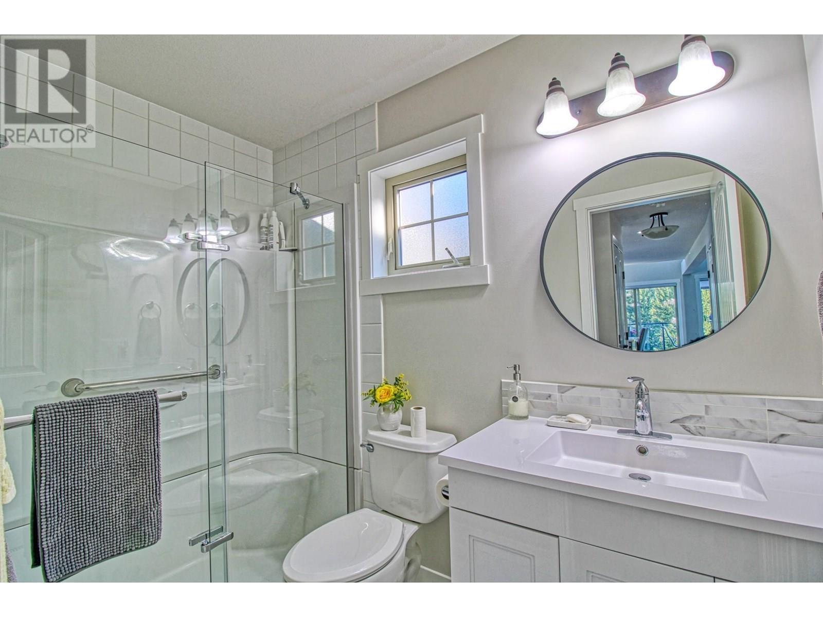 KELOWNA, British Columbia, V1Z 3R8, CA, 3 Bedrooms Bedrooms, ,2 BathroomsBathrooms,Residential,For Sale,1951529