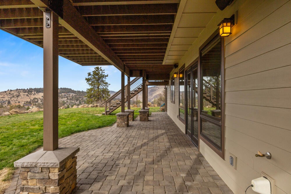 Klamath Falls, Oregon, 97601, United States, 4 Bedrooms Bedrooms, ,3 BathroomsBathrooms,Residential,For Sale,1987766