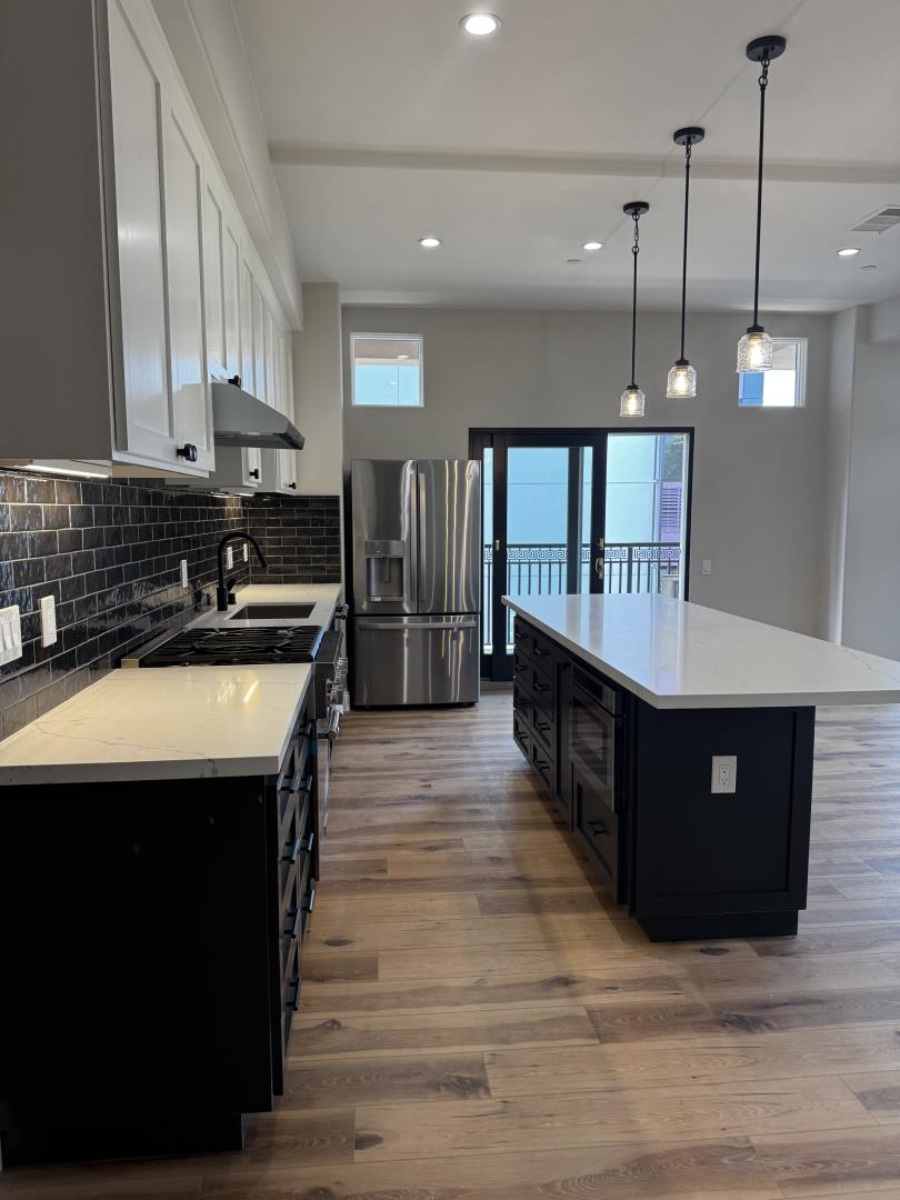 Palo Alto, California, 94306, United States, 2 Bedrooms Bedrooms, ,2 BathroomsBathrooms,Residential,For Sale,1992117