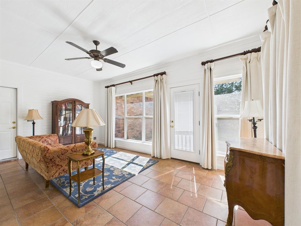 Waxahachie, Texas, 75165, United States, 3 Bedrooms Bedrooms, ,2 BathroomsBathrooms,Residential,For Sale,1977145