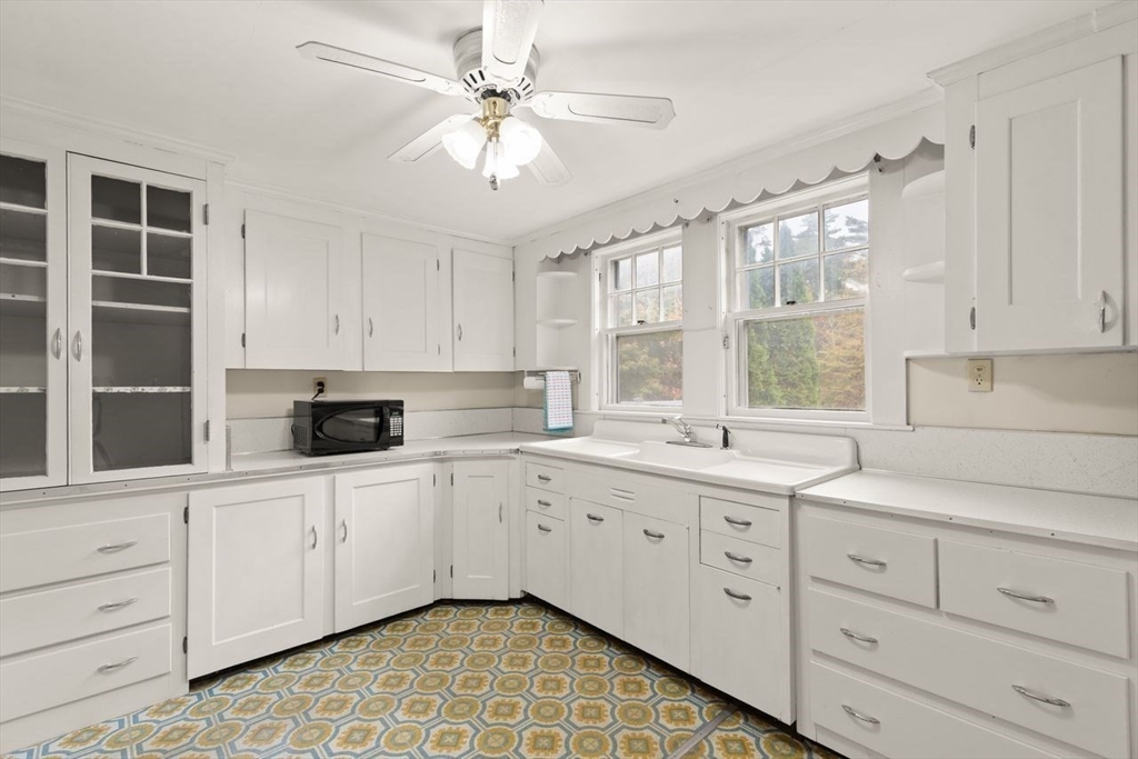 Wareham, Massachusetts, 02571, United States, 5 Bedrooms Bedrooms, ,3 BathroomsBathrooms,Residential,For Sale,1987680