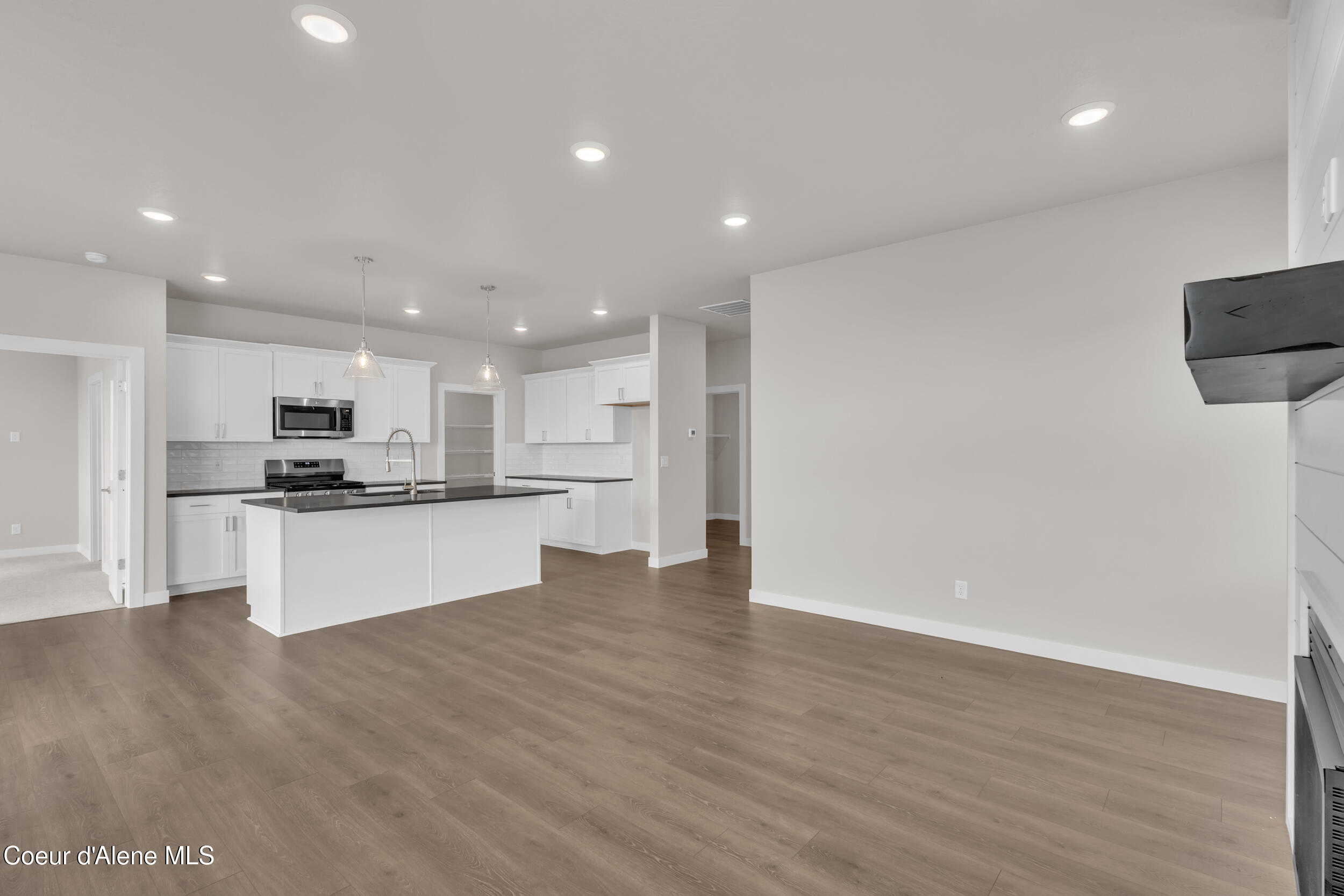 Coeur d'Alene, Idaho, 83815, United States, 4 Bedrooms Bedrooms, ,2 BathroomsBathrooms,Residential,For Sale,1975976