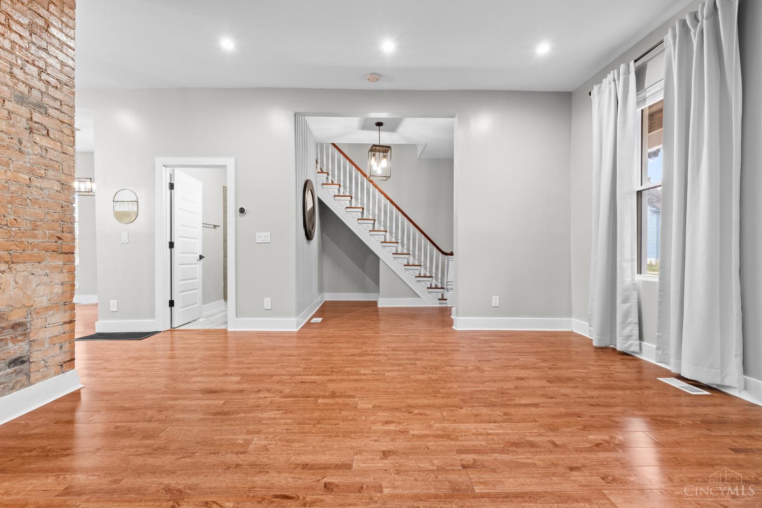 Cincinnati, Ohio, 45206, United States, 3 Bedrooms Bedrooms, ,3 BathroomsBathrooms,Residential,For Sale,1997229