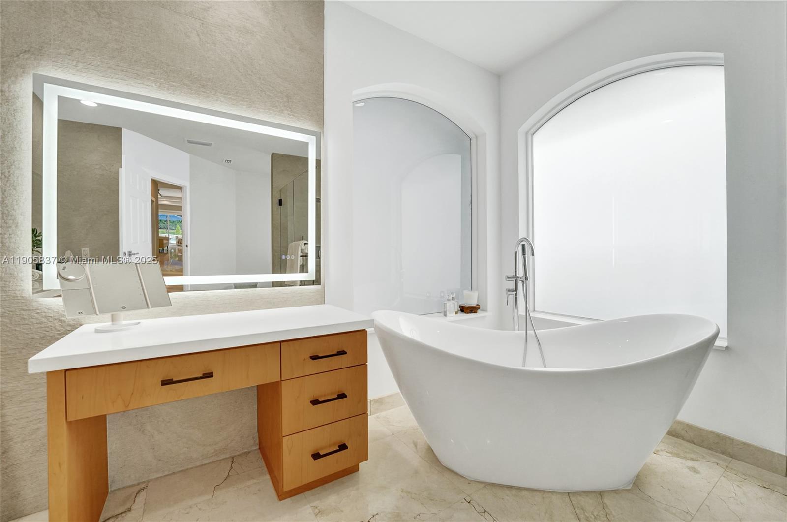 Weston, Florida, 33327, United States, 5 Bedrooms Bedrooms, ,3 BathroomsBathrooms,Residential,For Sale,1991859