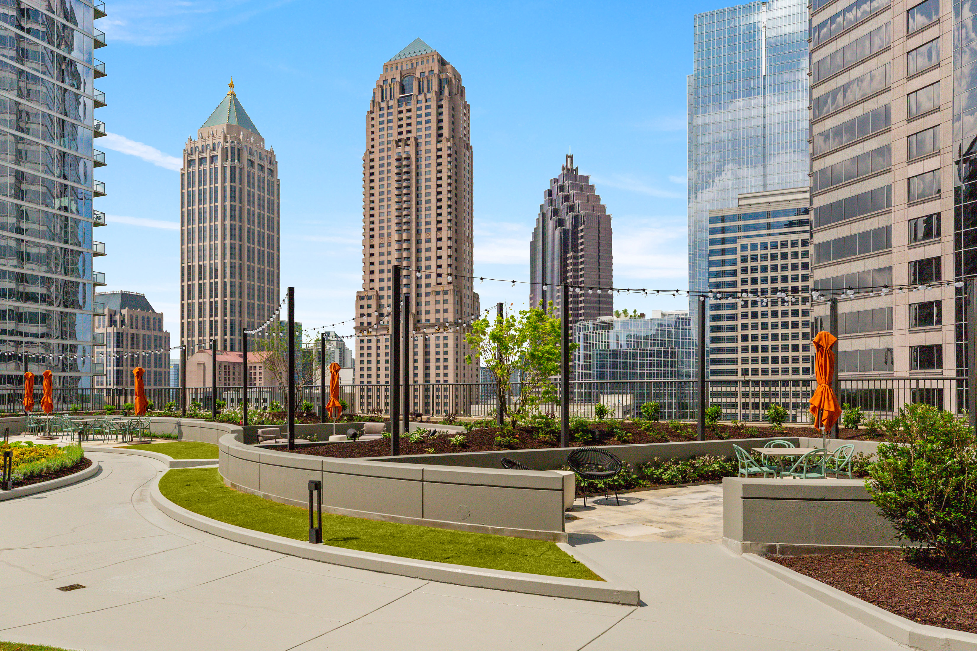  Exceptional Condo Offer Offers an Array of Amenities in a Prime Location - 物件實景