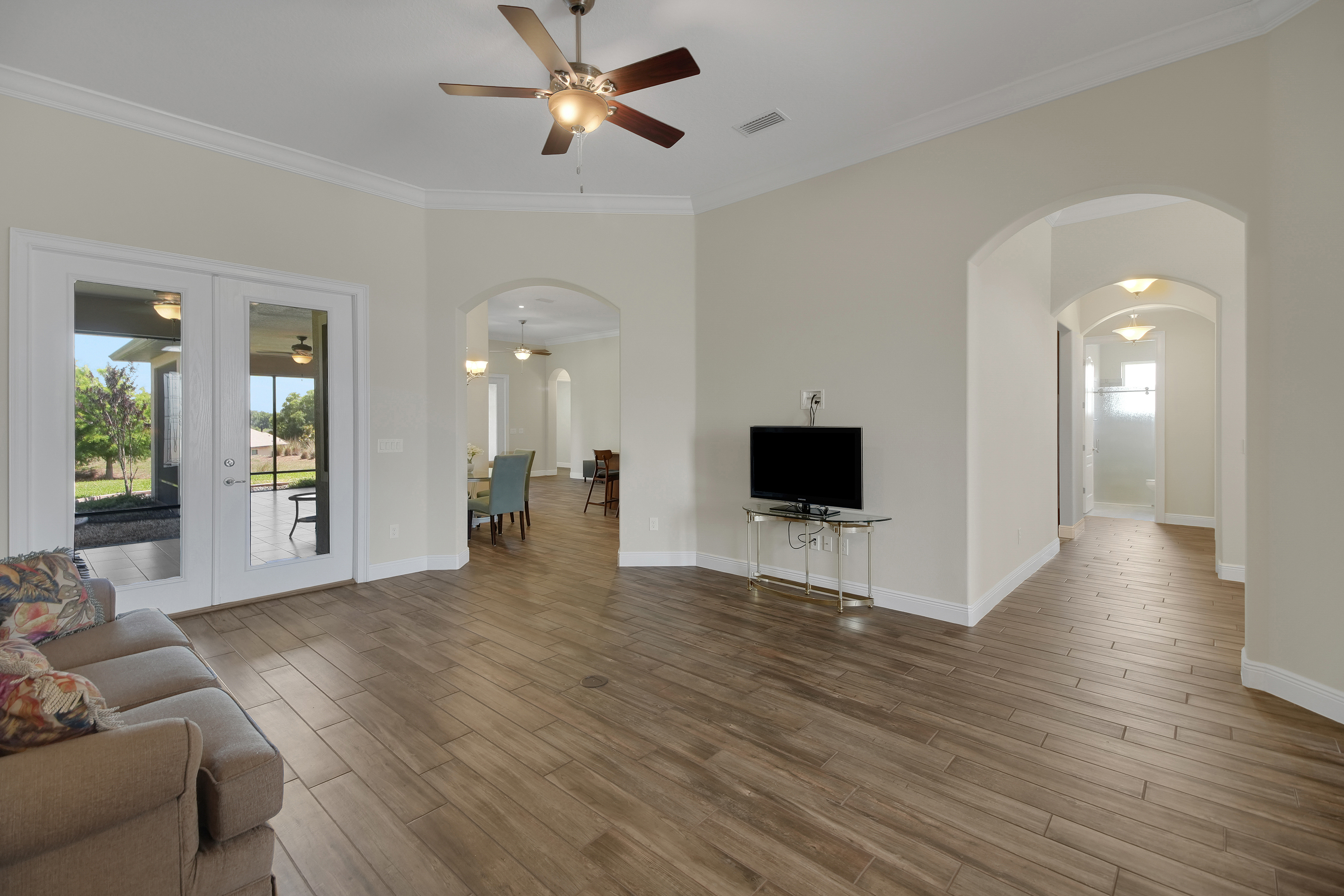 Lady Lake, Florida, 32159, United States, 4 Bedrooms Bedrooms, ,3 BathroomsBathrooms,Residential,For Sale,2001530