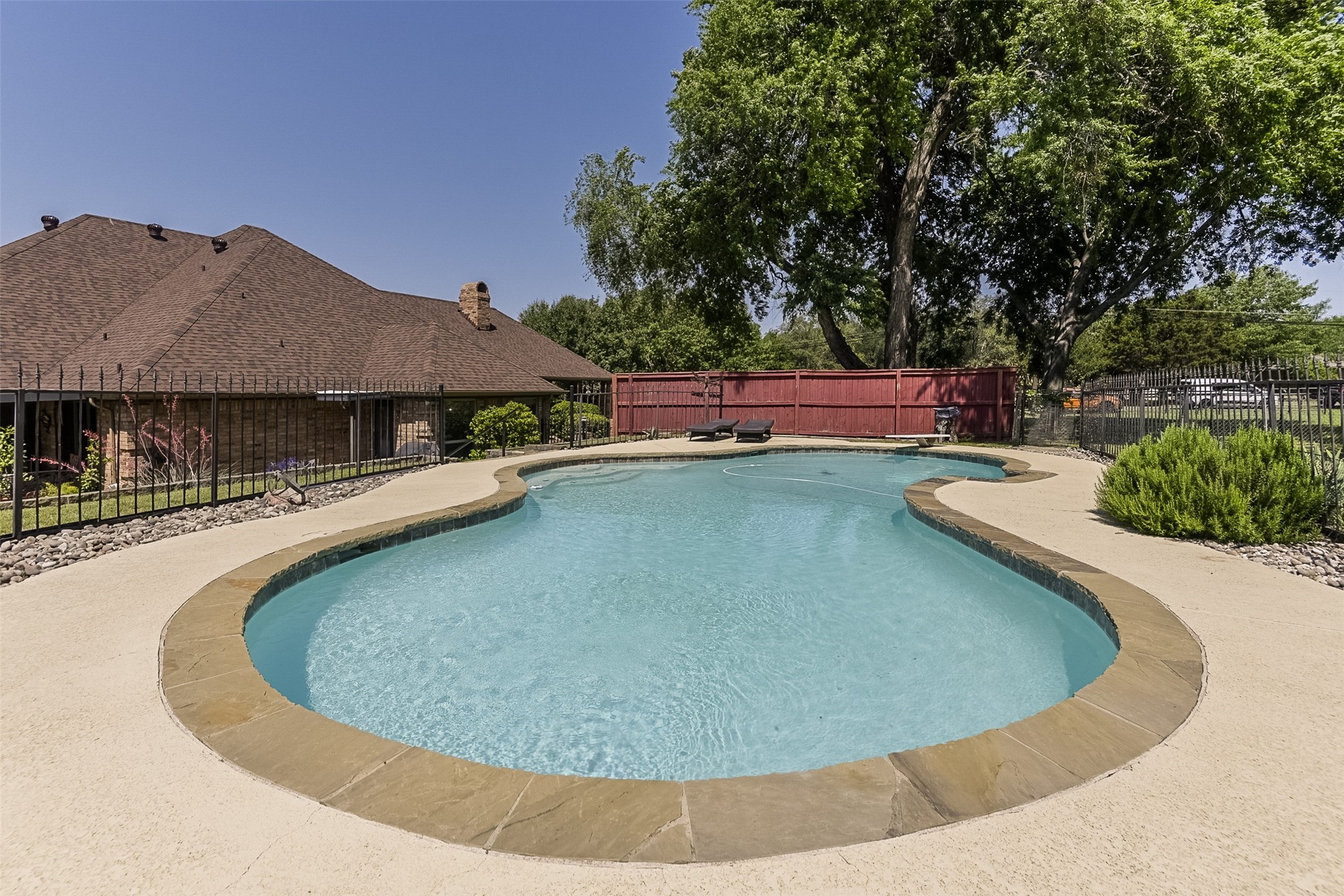 Ovilla, Texas, 75154, United States, 3 Bedrooms Bedrooms, ,4 BathroomsBathrooms,Residential,For Sale,1866219