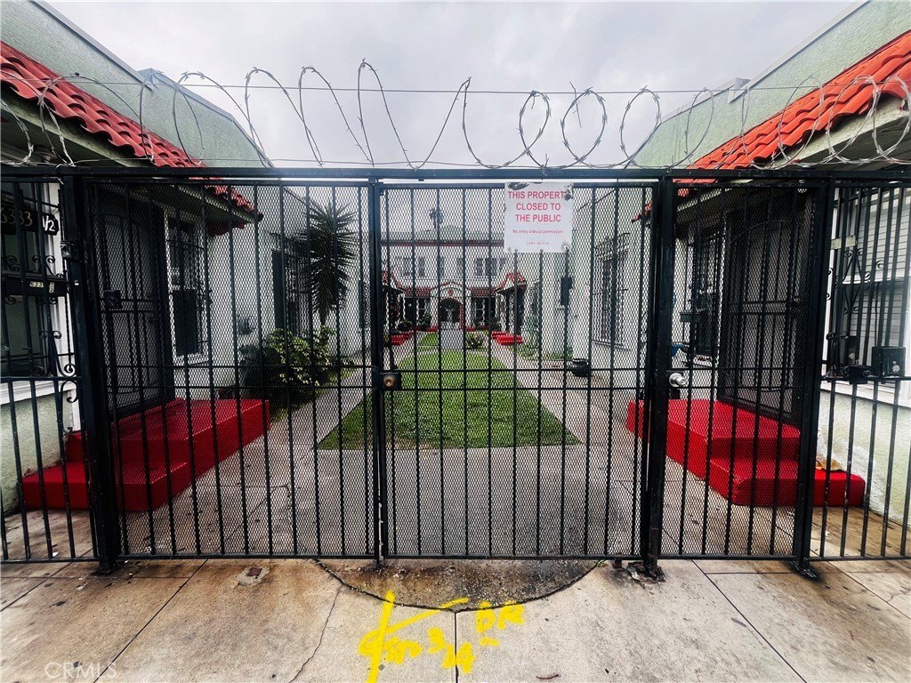 Los Angeles, California, 90003, United States, 12 Bedrooms Bedrooms, ,Residential,For Sale,2009676