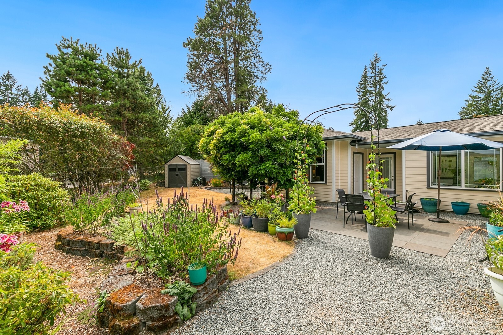 Bellevue, Washington, 98006, United States, 4 Bedrooms Bedrooms, ,1 BathroomBathrooms,Residential,For Sale,1913092