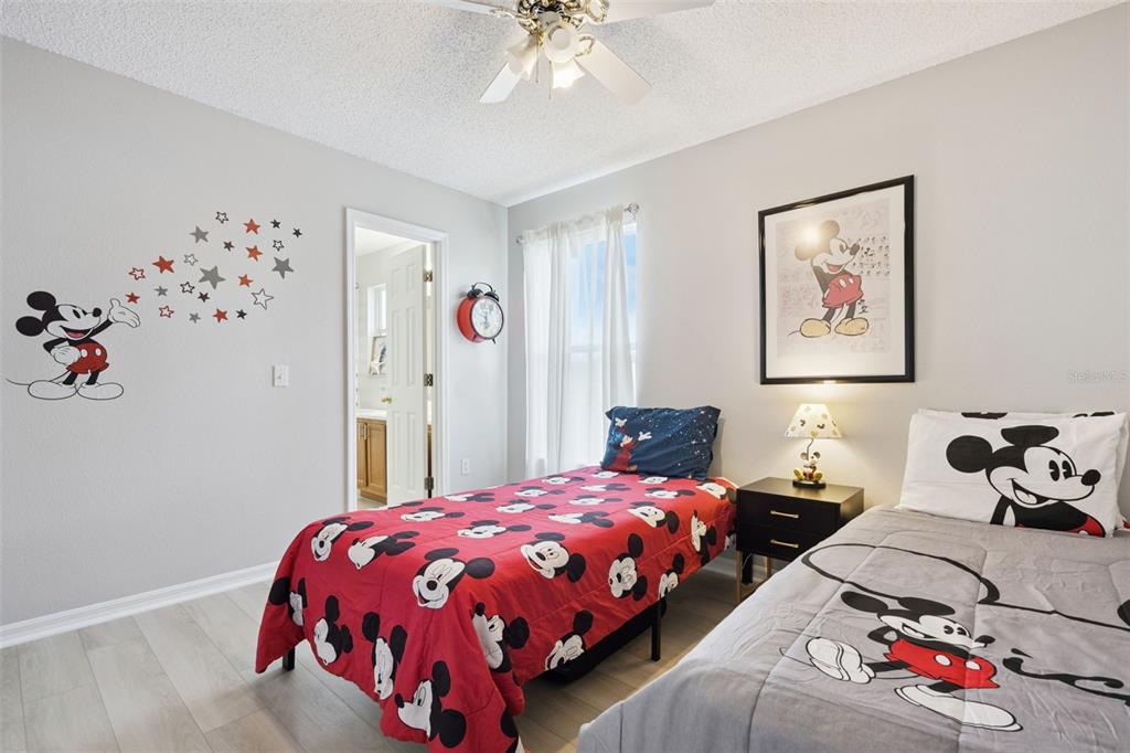 Kissimmee, Florida, 34747, United States, 6 Bedrooms Bedrooms, ,4 BathroomsBathrooms,Residential,For Sale,1992818