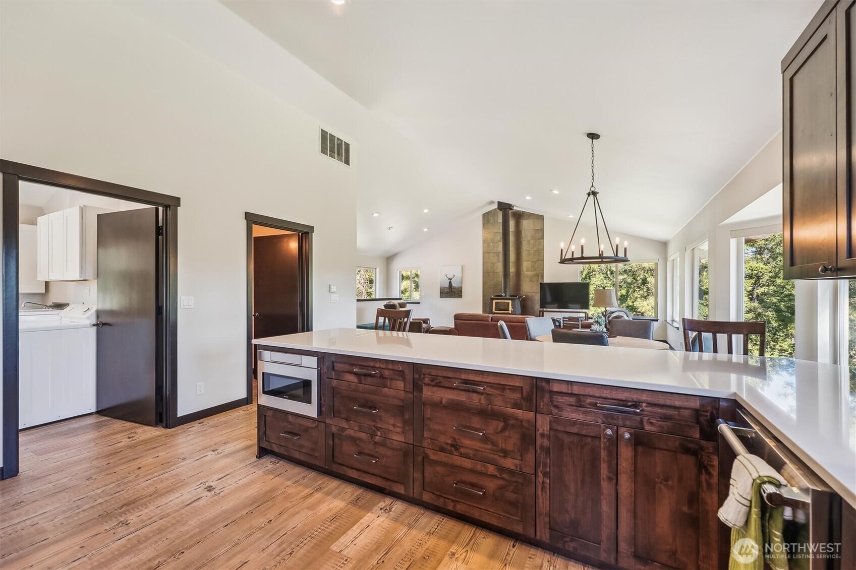 Cle Elum, Washington, 98922, United States, 3 Bedrooms Bedrooms, ,Residential,For Sale,1804011