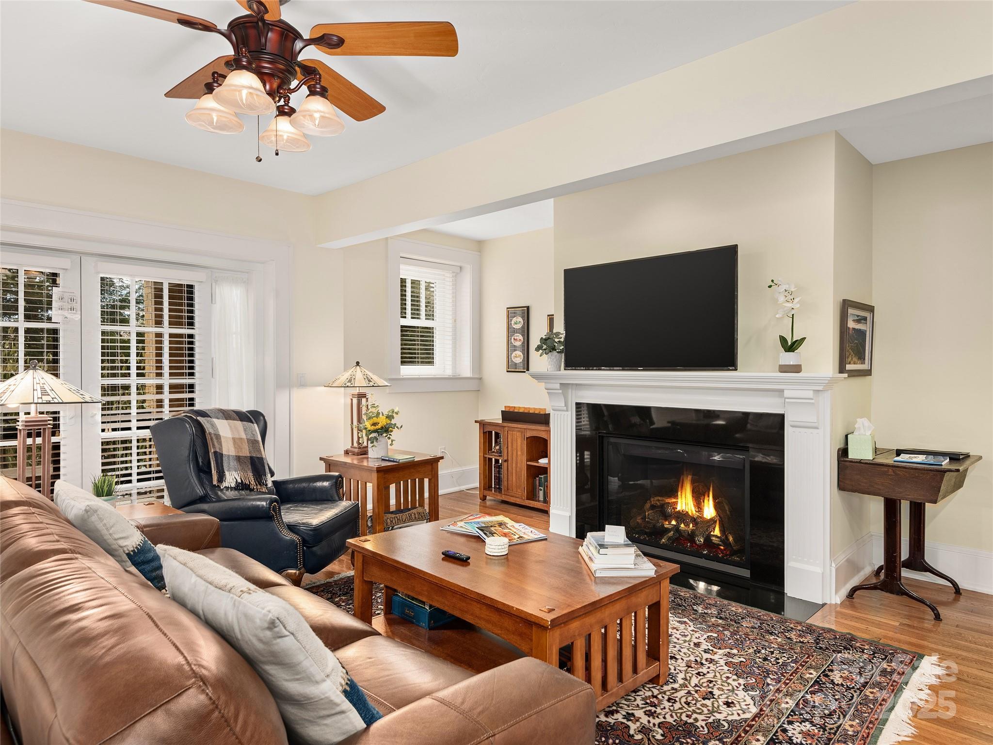 Hendersonville, North Carolina, 28739, United States, 2 Bedrooms Bedrooms, ,2 BathroomsBathrooms,Residential,For Sale,1944998