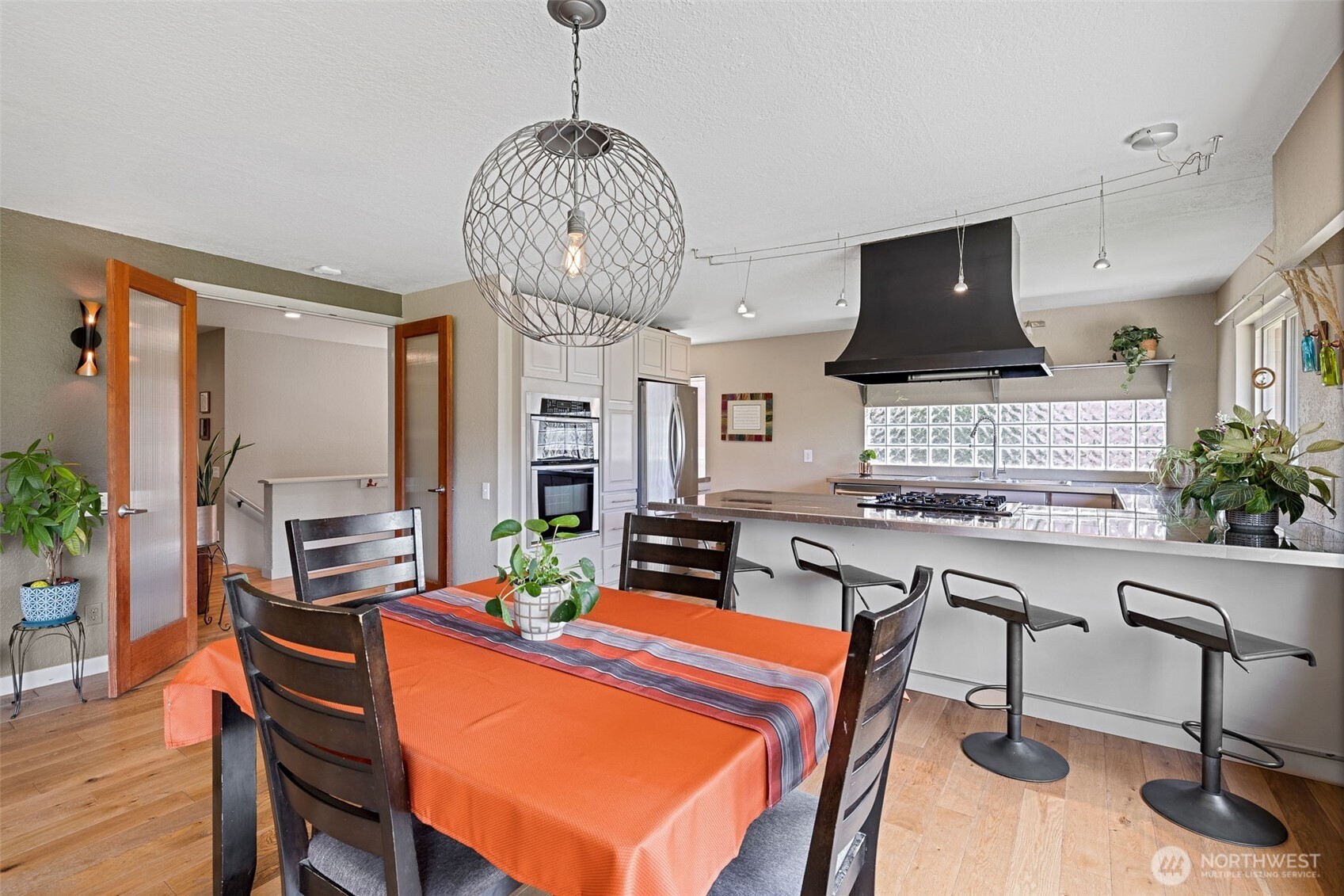 Seattle, Washington, 98117, United States, 4 Bedrooms Bedrooms, ,2 BathroomsBathrooms,Residential,For Sale,1846513