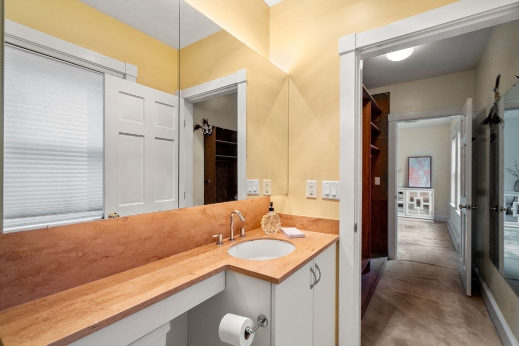 Brookline, Massachusetts, 02445, United States, 2 Bedrooms Bedrooms, ,2 BathroomsBathrooms,Residential,For Sale,1849691