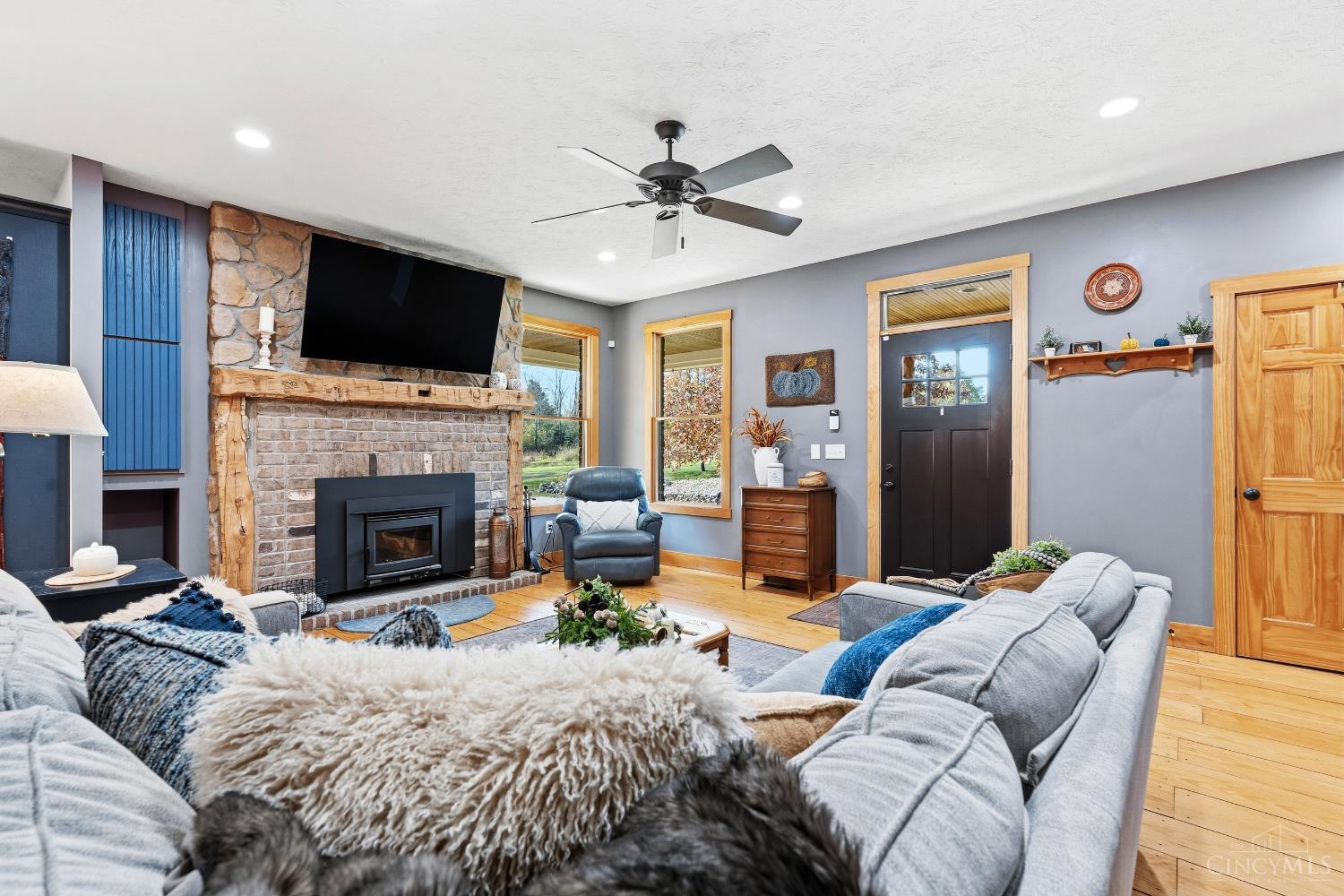 Wilmington, Ohio, 45177, United States, 6 Bedrooms Bedrooms, ,4 BathroomsBathrooms,Residential,For Sale,1989066