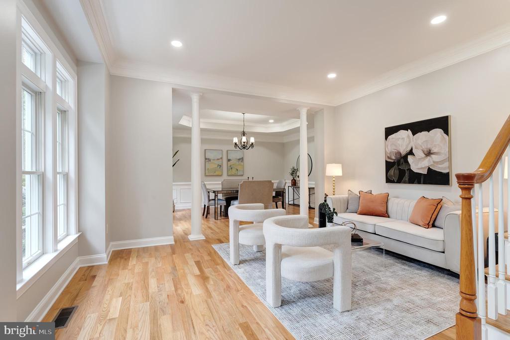 Fairfax, Virginia, 22033, United States, 6 Bedrooms Bedrooms, ,6 BathroomsBathrooms,Residential,For Sale,1973786