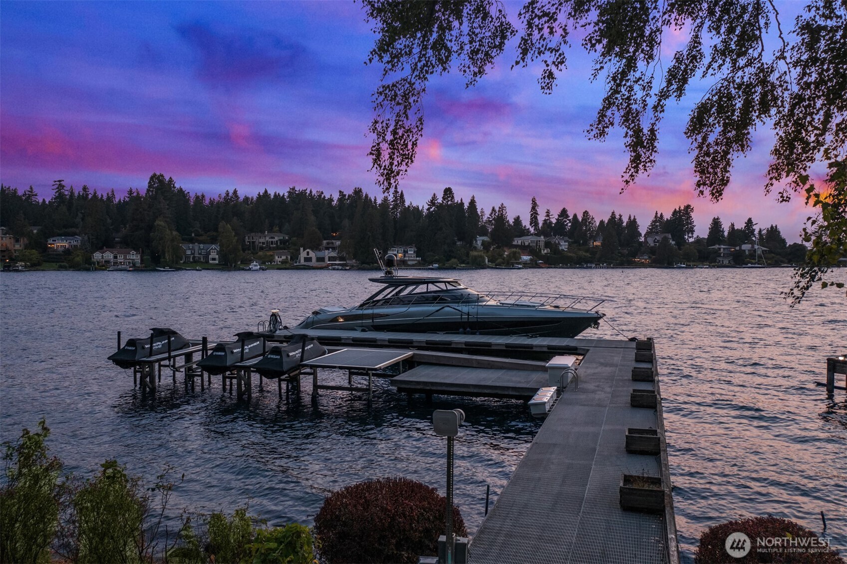 Hunts Point, Washington, 98004, United States, 5 Bedrooms Bedrooms, ,3 BathroomsBathrooms,Residential,For Sale,1865722