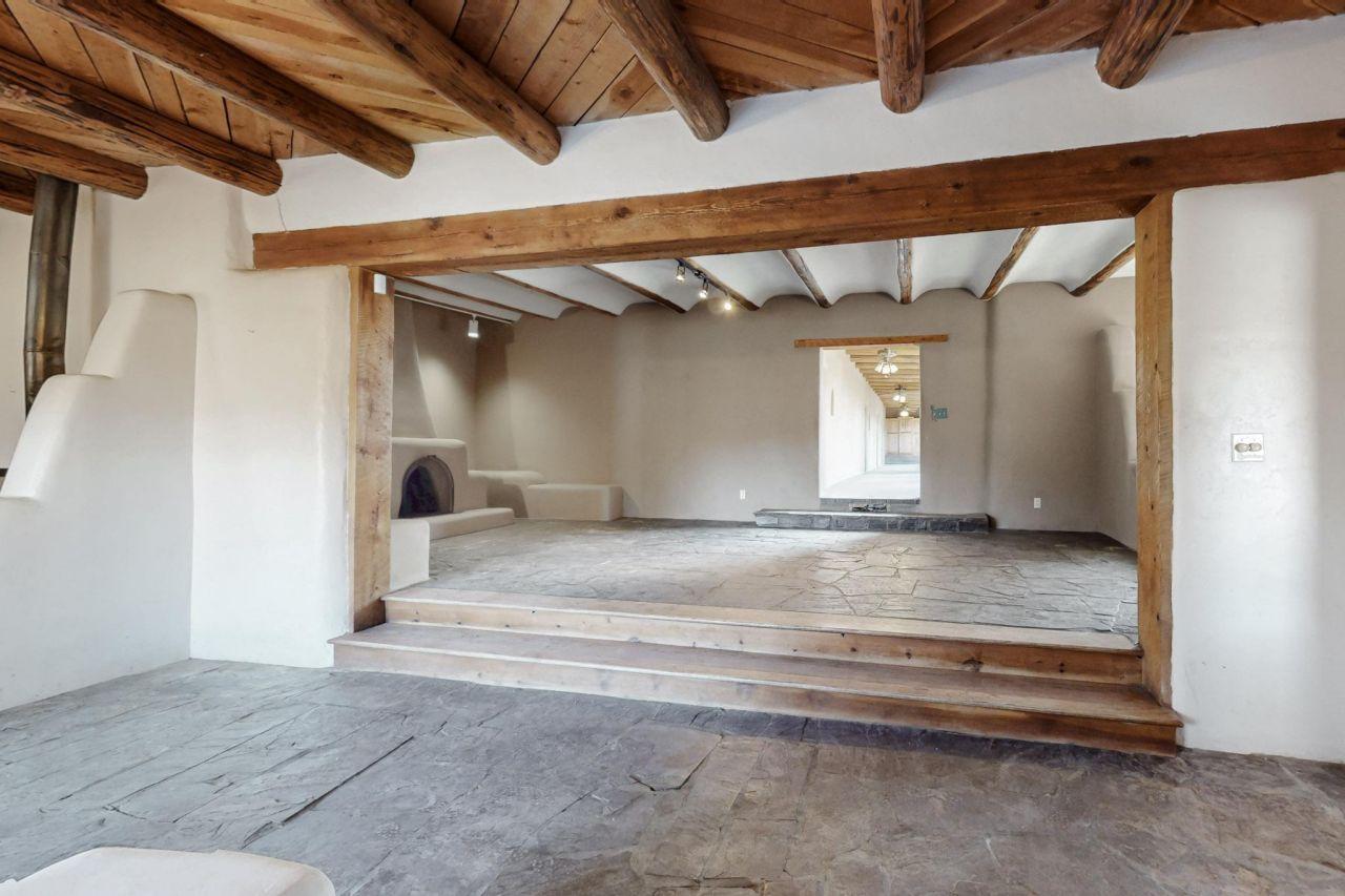 Espanola, New Mexico, 87532, United States, 5 Bedrooms Bedrooms, ,3 BathroomsBathrooms,Residential,For Sale,1762184