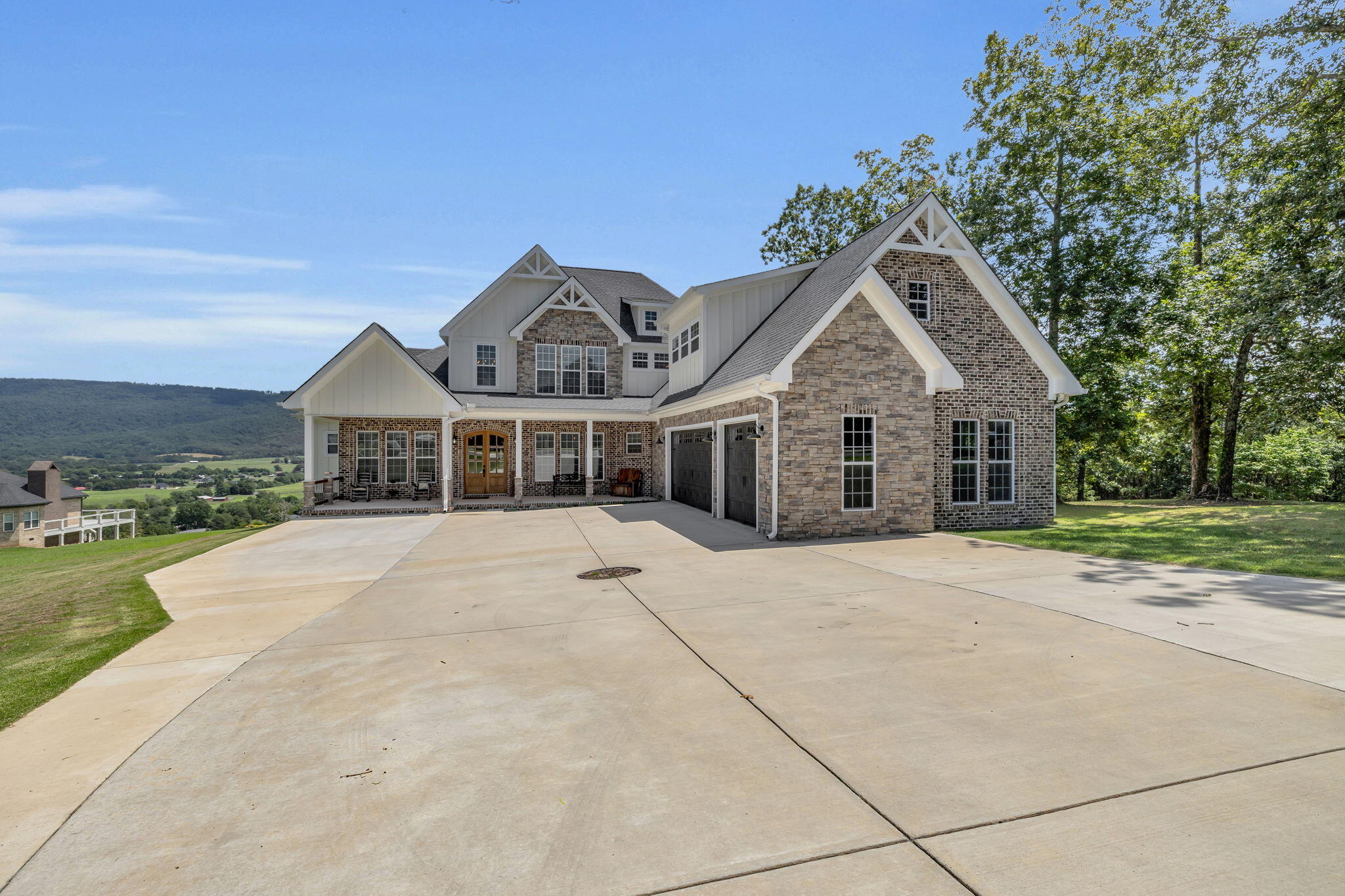 Dunlap, Tennessee, 37327, United States, 4 Bedrooms Bedrooms, ,4 BathroomsBathrooms,Residential,For Sale,1914662