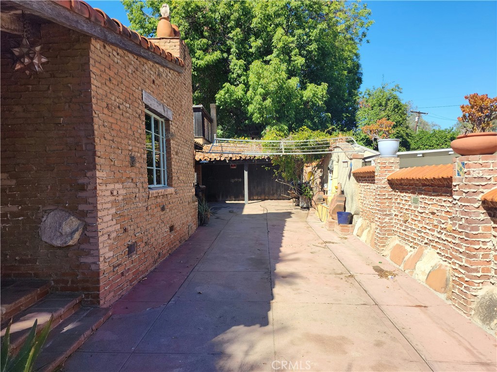 Riverside, California, 92501, United States, 4 Bedrooms Bedrooms, ,2 BathroomsBathrooms,Residential,For Sale,1966223