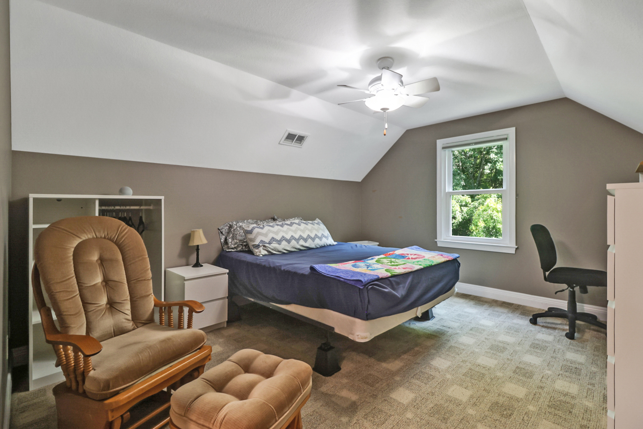 Crossville, Tennessee, 38558, United States, 4 Bedrooms Bedrooms, ,3 BathroomsBathrooms,Residential,For Sale,1976801