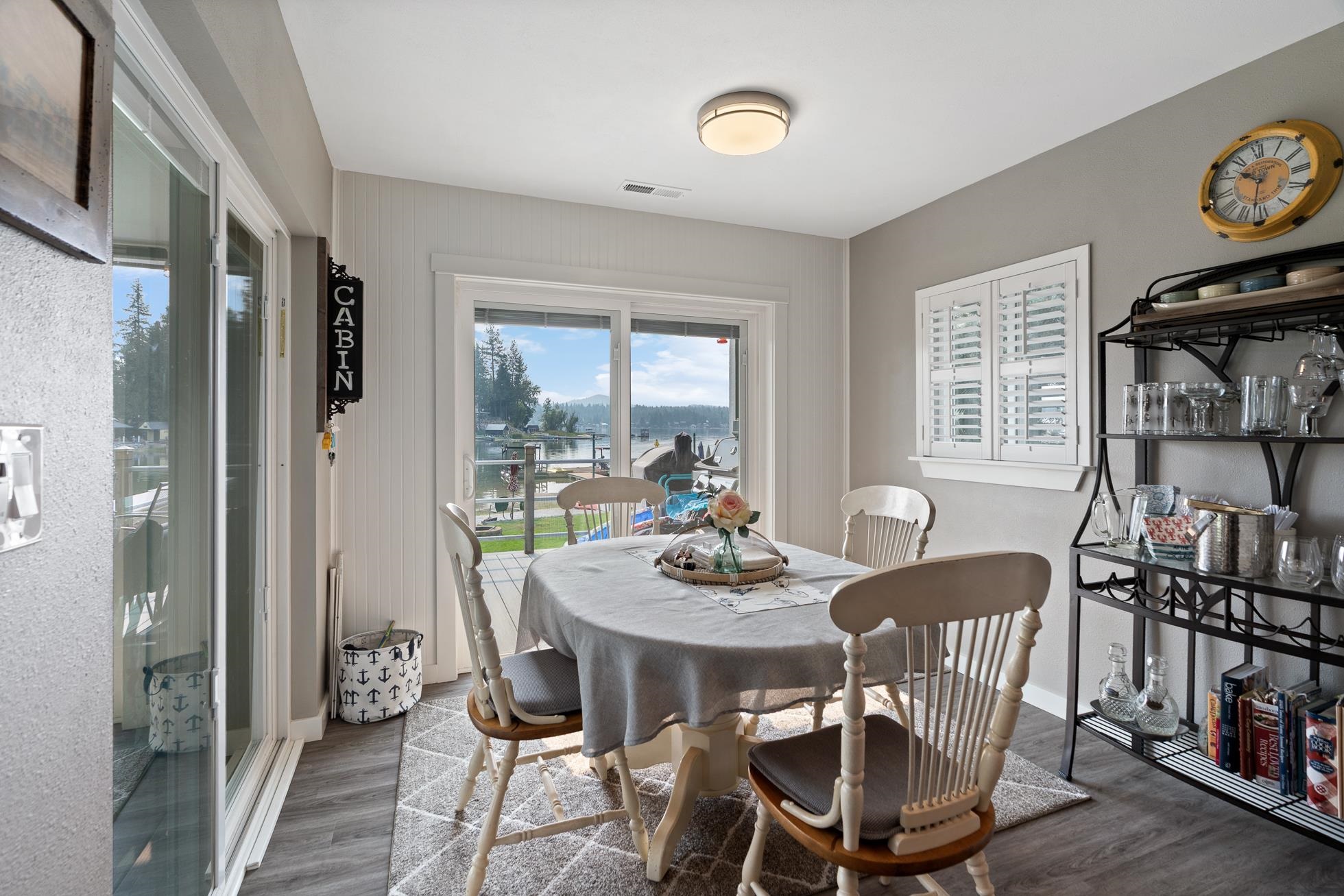 Newport, Washington, 99156, United States, 2 Bedrooms Bedrooms, ,2 BathroomsBathrooms,Residential,For Sale,1937533