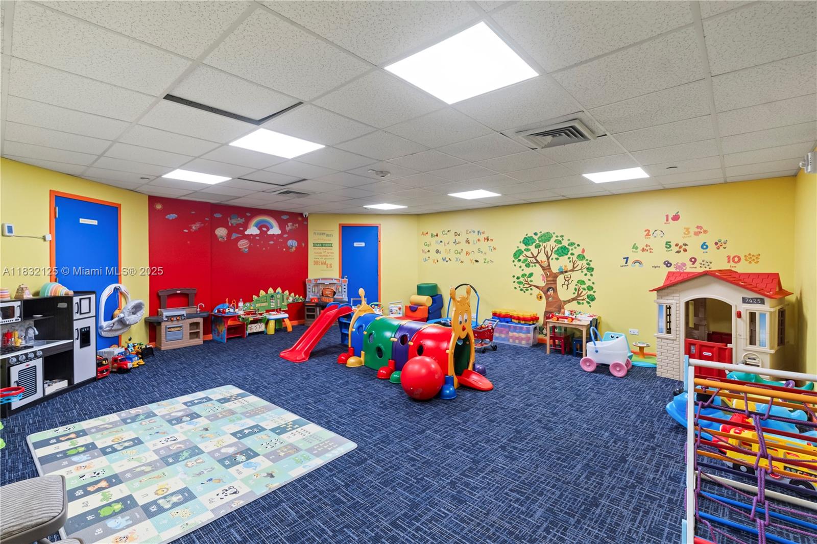 Aventura, Florida, 33180, United States, 2 Bedrooms Bedrooms, ,3 BathroomsBathrooms,Residential,For Sale,1885240