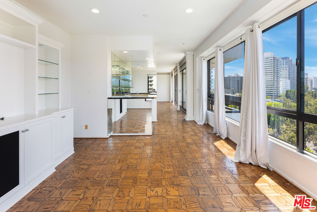 Los Angeles, California, 90024, United States, 2 Bedrooms Bedrooms, ,3 BathroomsBathrooms,Residential,For Sale,1883580