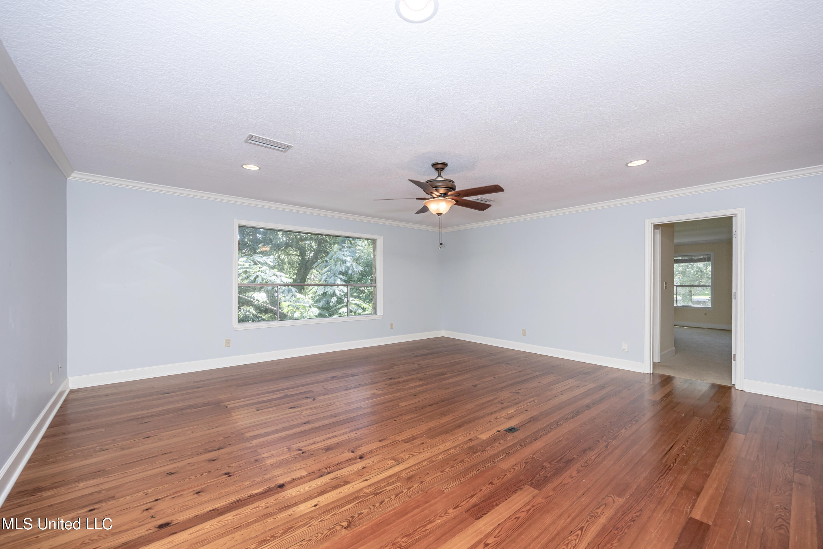 Ocean Springs, Mississippi, 39564, United States, 3 Bedrooms Bedrooms, ,3 BathroomsBathrooms,Residential,For Sale,1903607