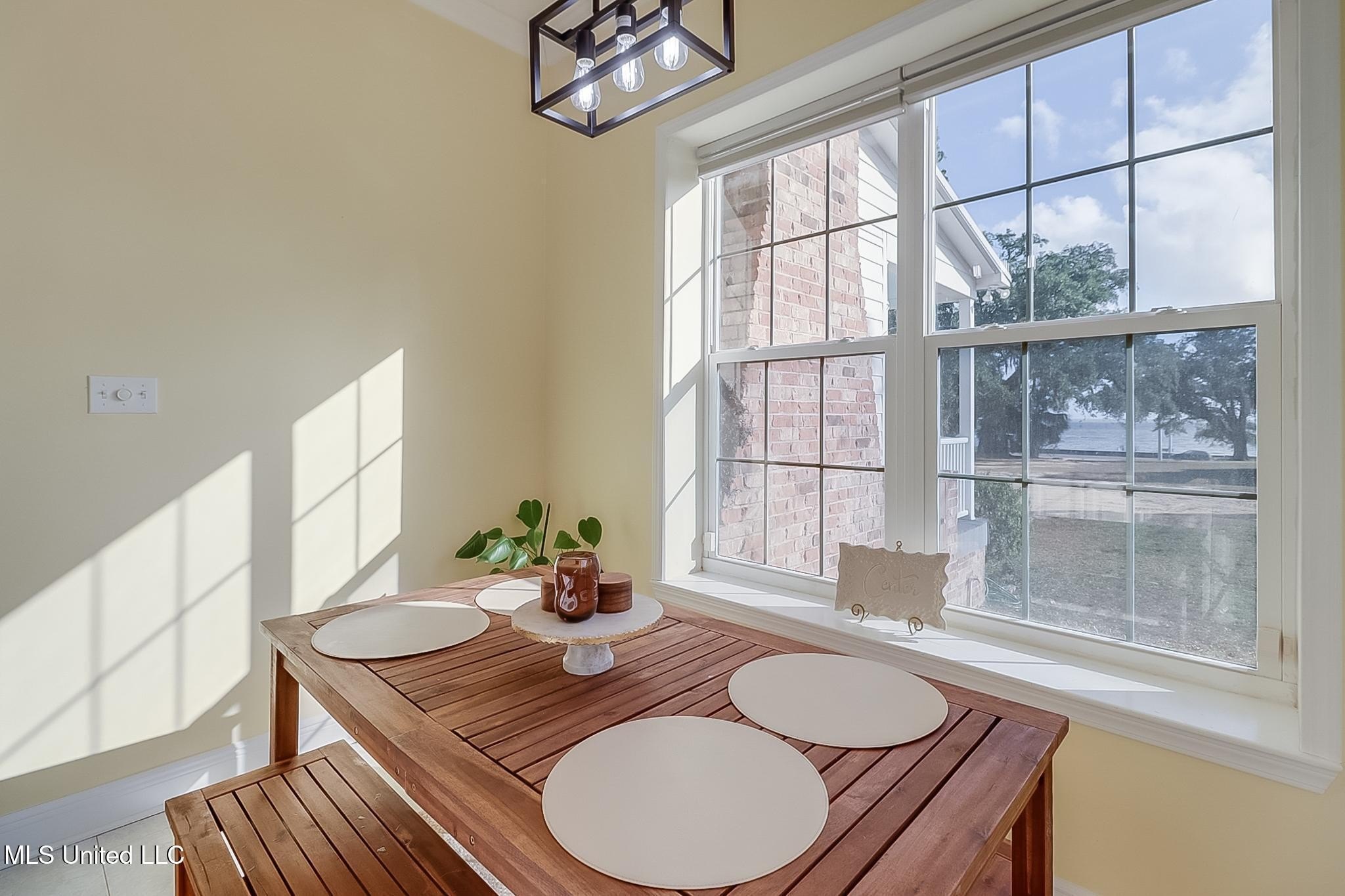 Biloxi, Mississippi, 39530, United States, 3 Bedrooms Bedrooms, ,3 BathroomsBathrooms,Residential,For Sale,1977362