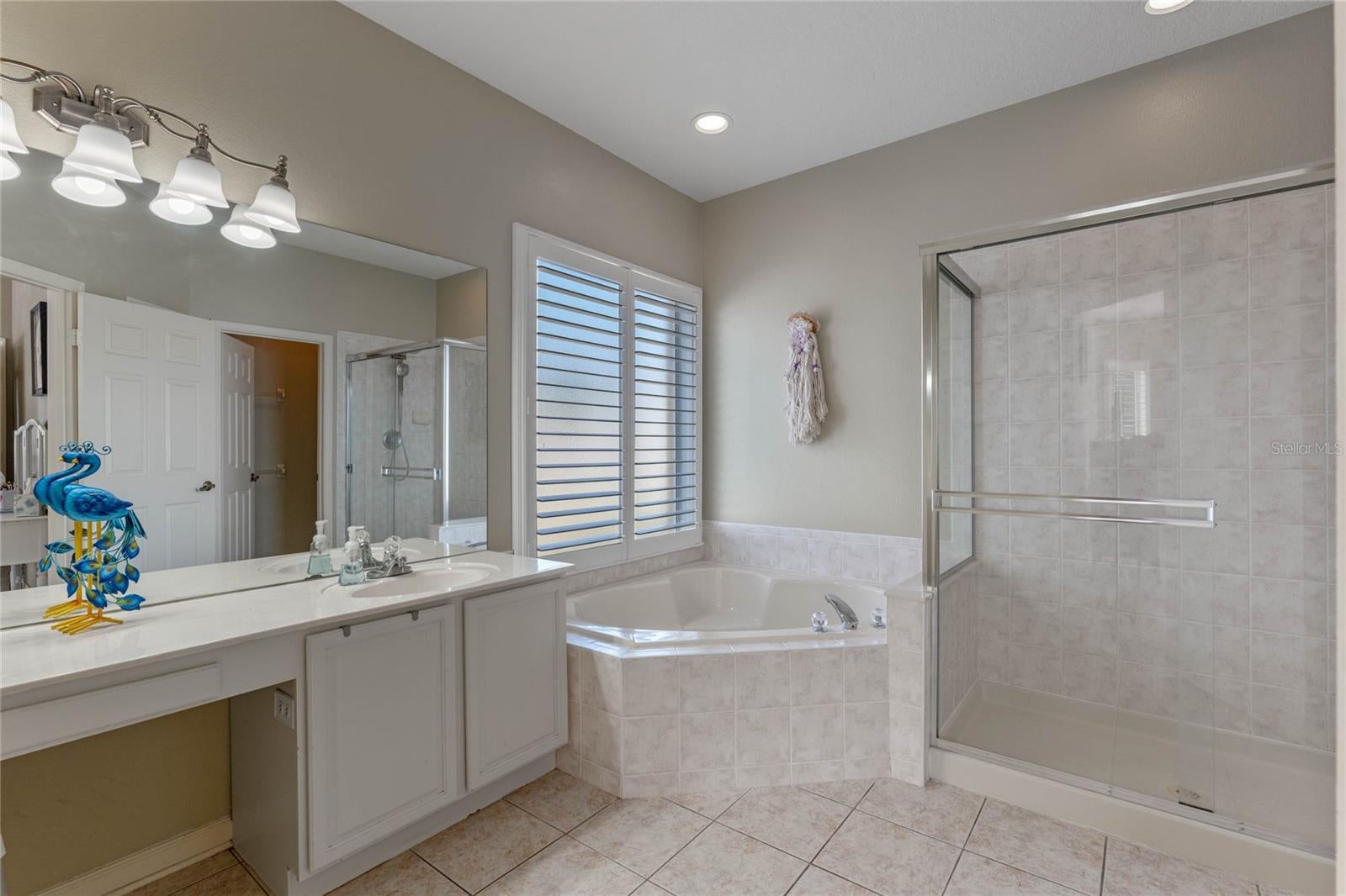 OVIEDO, Florida, 32765, United States, 5 Bedrooms Bedrooms, ,4 BathroomsBathrooms,Residential,For Sale,1980117