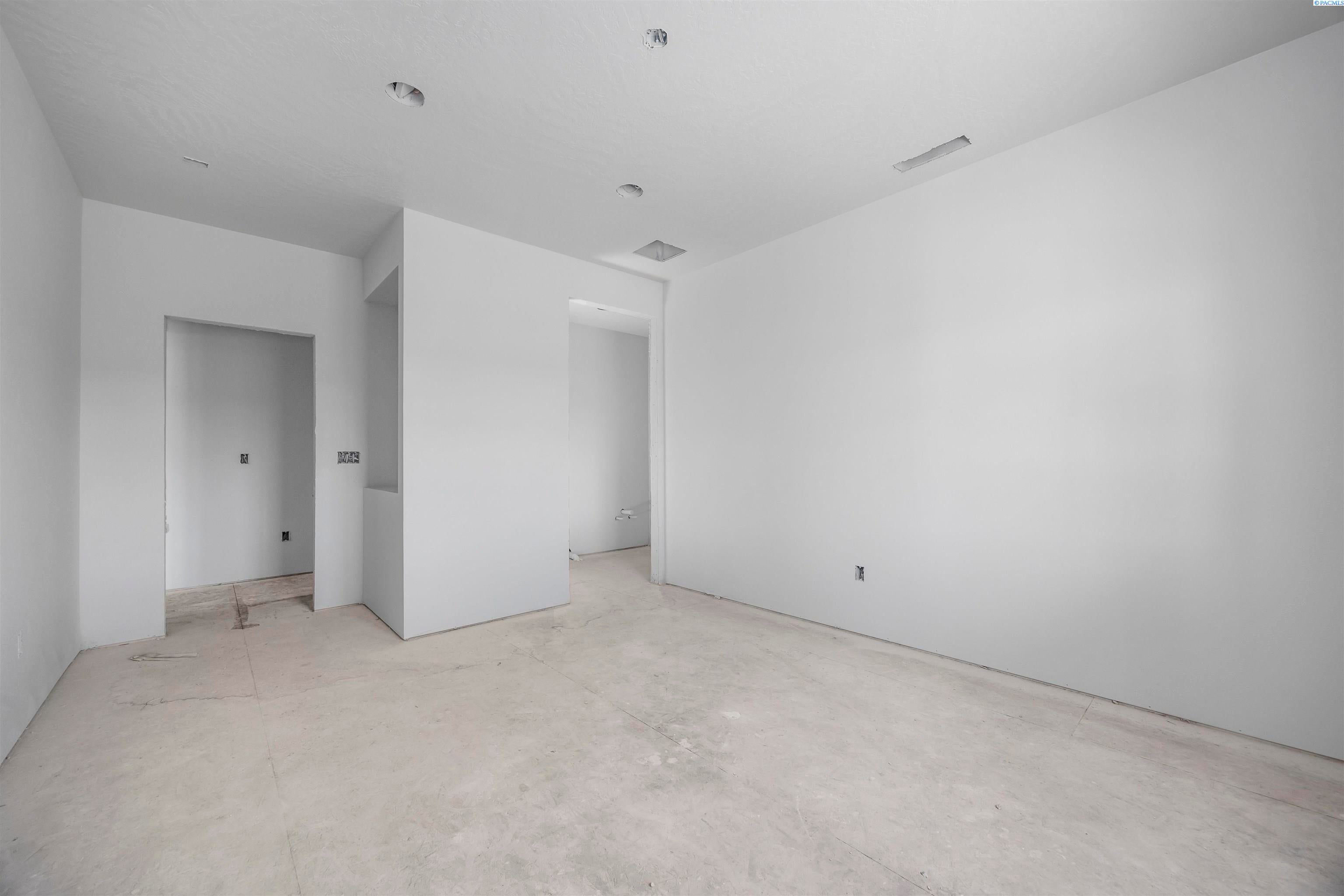 Prosser, Washington, 99350, United States, 4 Bedrooms Bedrooms, ,1 BathroomBathrooms,Residential,For Sale,1921234