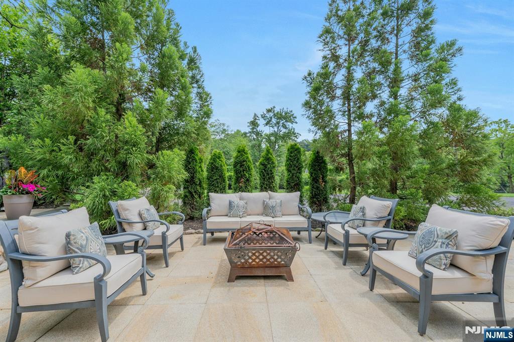 Ramsey, New Jersey, 07446, United States, 6 Bedrooms Bedrooms, ,5 BathroomsBathrooms,Residential,For Sale,1847263