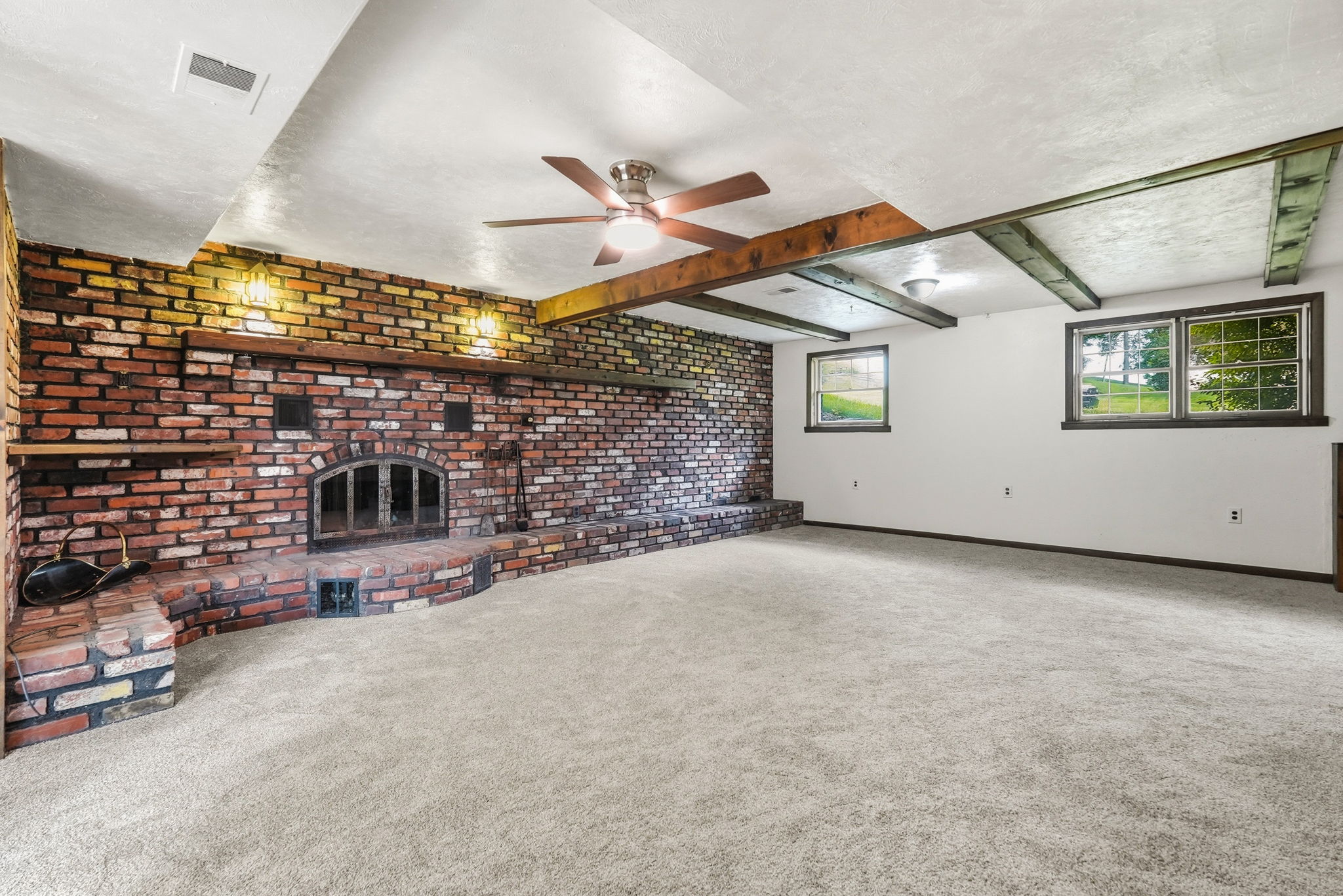  145 Karen Drive, Elizabeth, PA 15037 - 物件實景