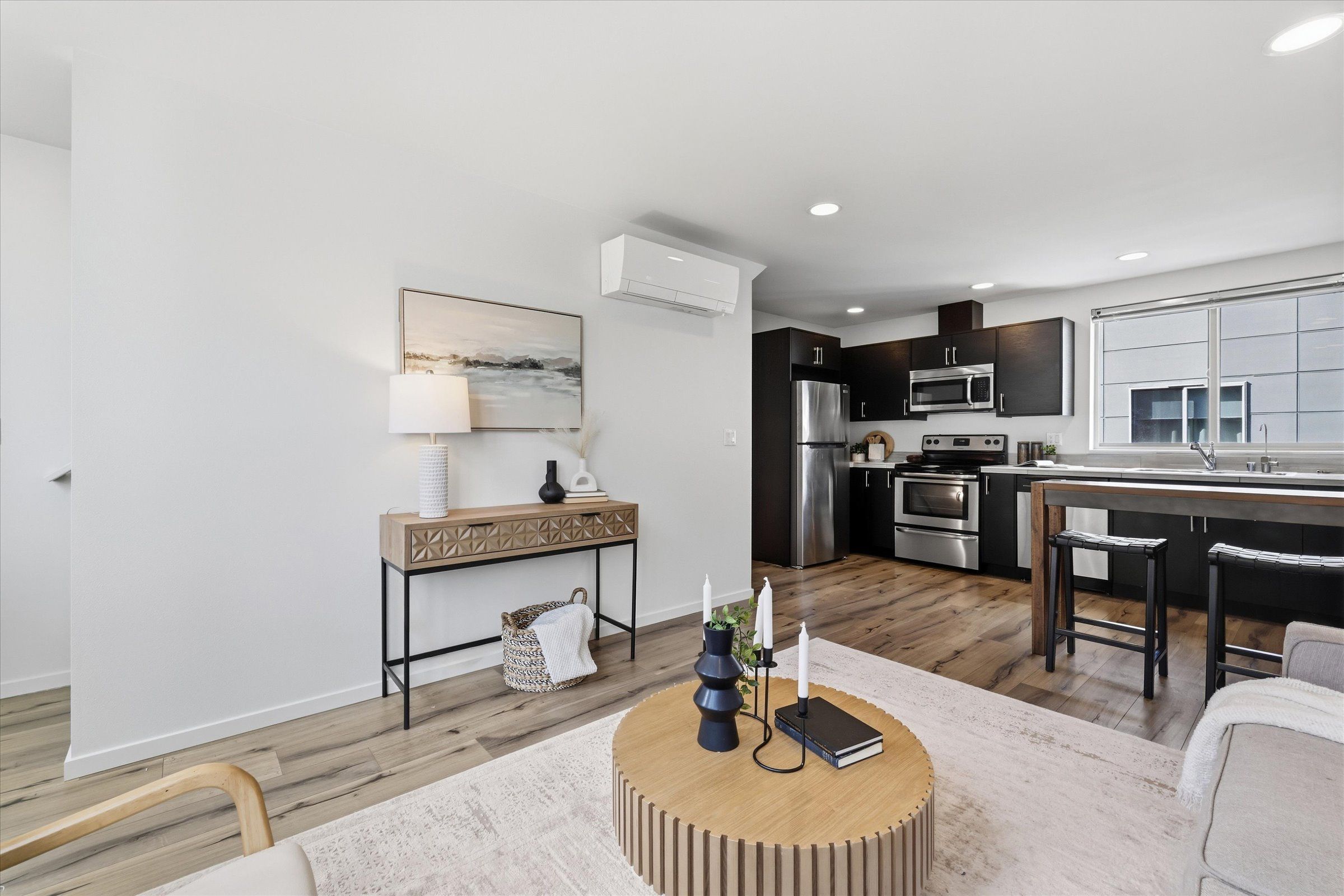  2421 Wickstrom Place SW, Seattle, WA 98116 - 物件實景
