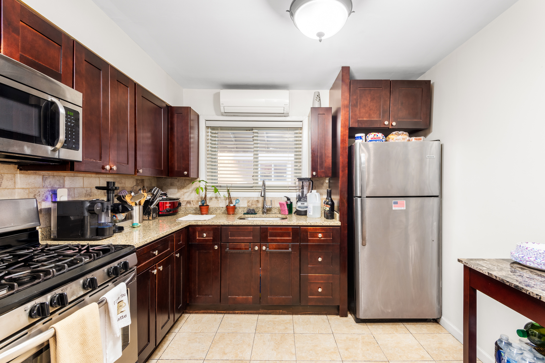 Howard Beach, New York, 11414, United States, 7 Bedrooms Bedrooms, ,5 BathroomsBathrooms,Residential,For Sale,1974400