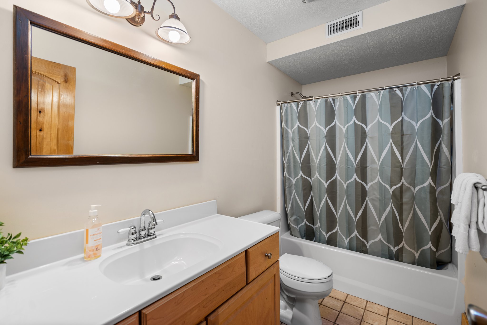 Bellaire, Michigan, 49615, United States, 5 Bedrooms Bedrooms, ,4 BathroomsBathrooms,Residential,For Sale,1826987