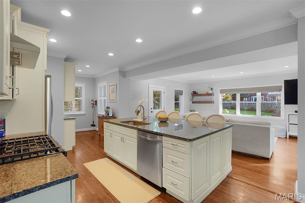 Warson Woods, Missouri, 63122, United States, 4 Bedrooms Bedrooms, ,3 BathroomsBathrooms,Residential,For Sale,1987966