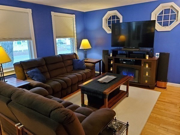 Peabody, Massachusetts, 01960, United States, 3 Bedrooms Bedrooms, ,3 BathroomsBathrooms,Residential,For Sale,1878356