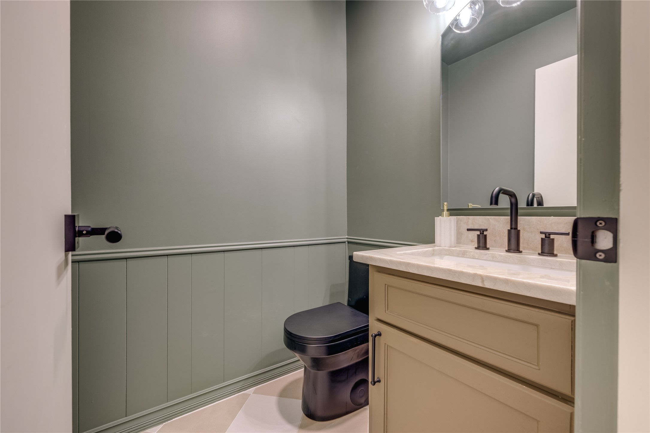 Fort Worth, Texas, 76126, United States, 4 Bedrooms Bedrooms, ,3 BathroomsBathrooms,Residential,For Sale,1971597