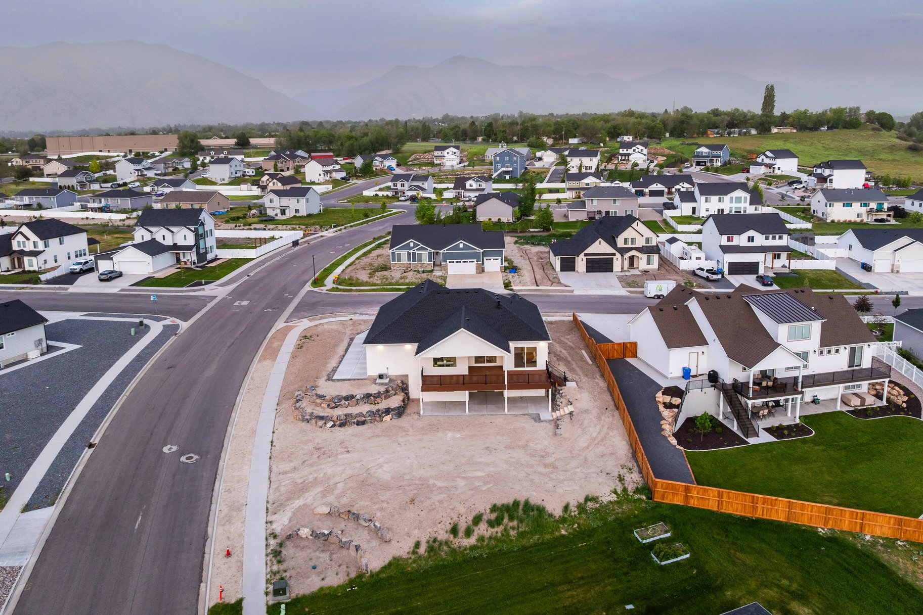 Brand New Hyrum Home. Thoughtfully Built, Beautiful Mountain Views. - 物件實景