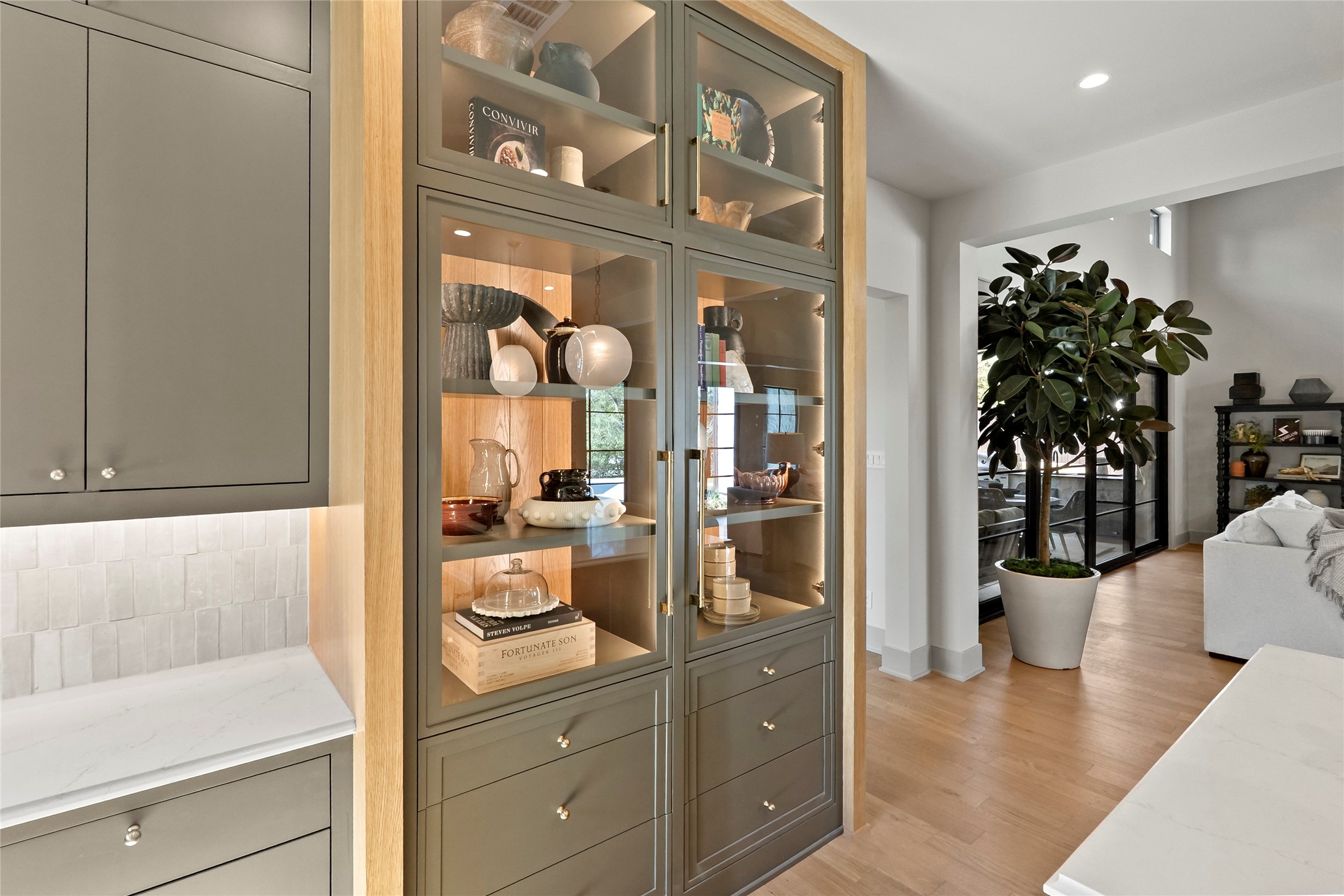 Bryan, Texas, 77807, United States, 3 Bedrooms Bedrooms, ,4 BathroomsBathrooms,Residential,For Sale,1986522