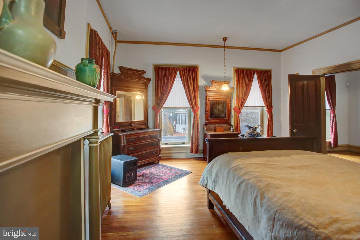 144 W Main Street, Waynesboro, Pennsylvania, 17268, United States, 7 Bedrooms Bedrooms, ,4 BathroomsBathrooms,Residential,For Sale,144 W Main Street,1662574