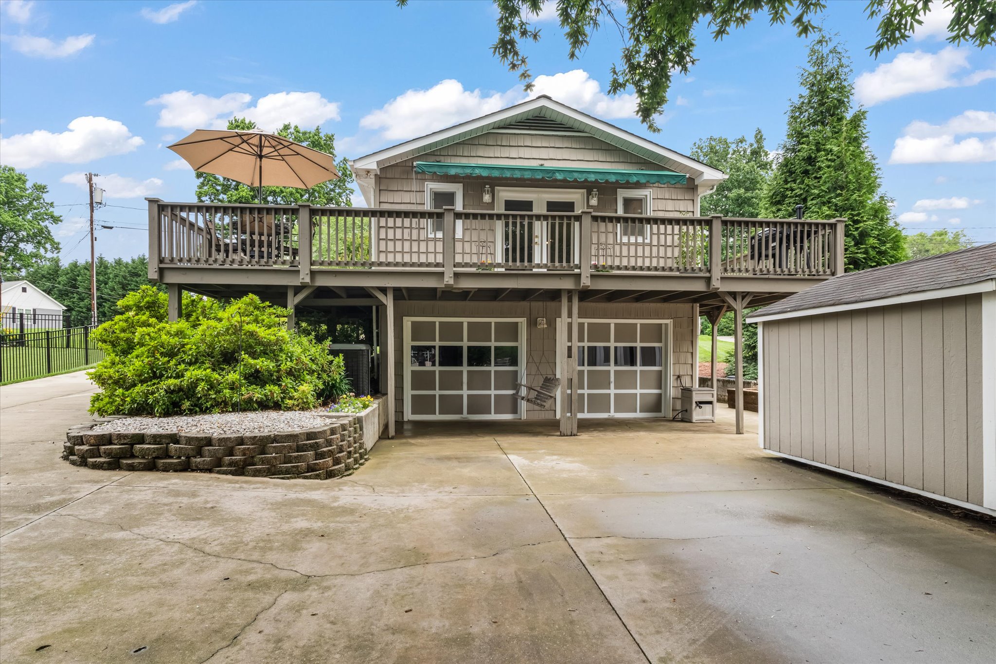 Mooresville, North Carolina, 28117, United States, 2 Bedrooms Bedrooms, ,3 BathroomsBathrooms,Residential,For Sale,1841557