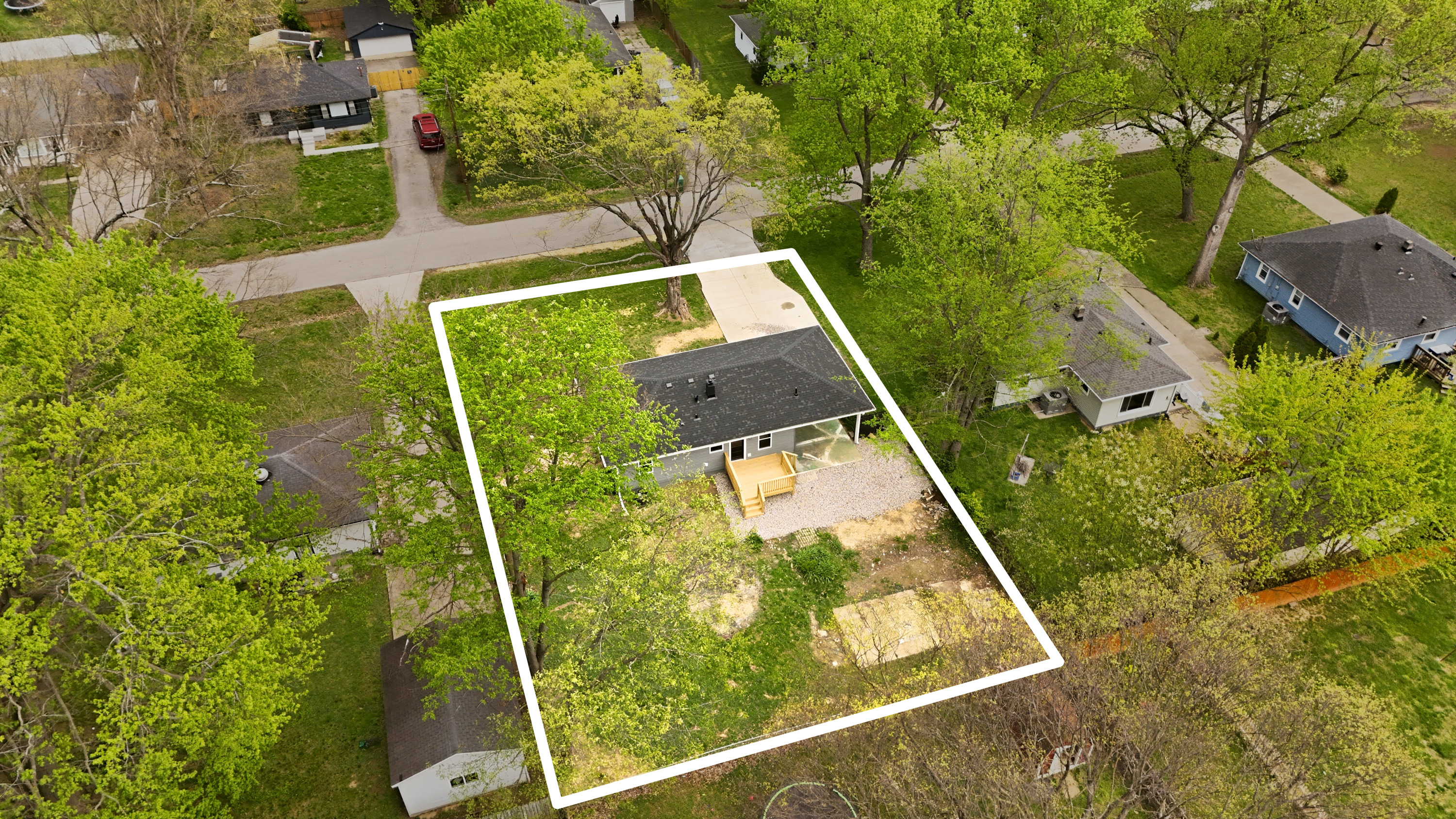  2706 Pioneer Road, Louisville, KY 40216 - 物件實景