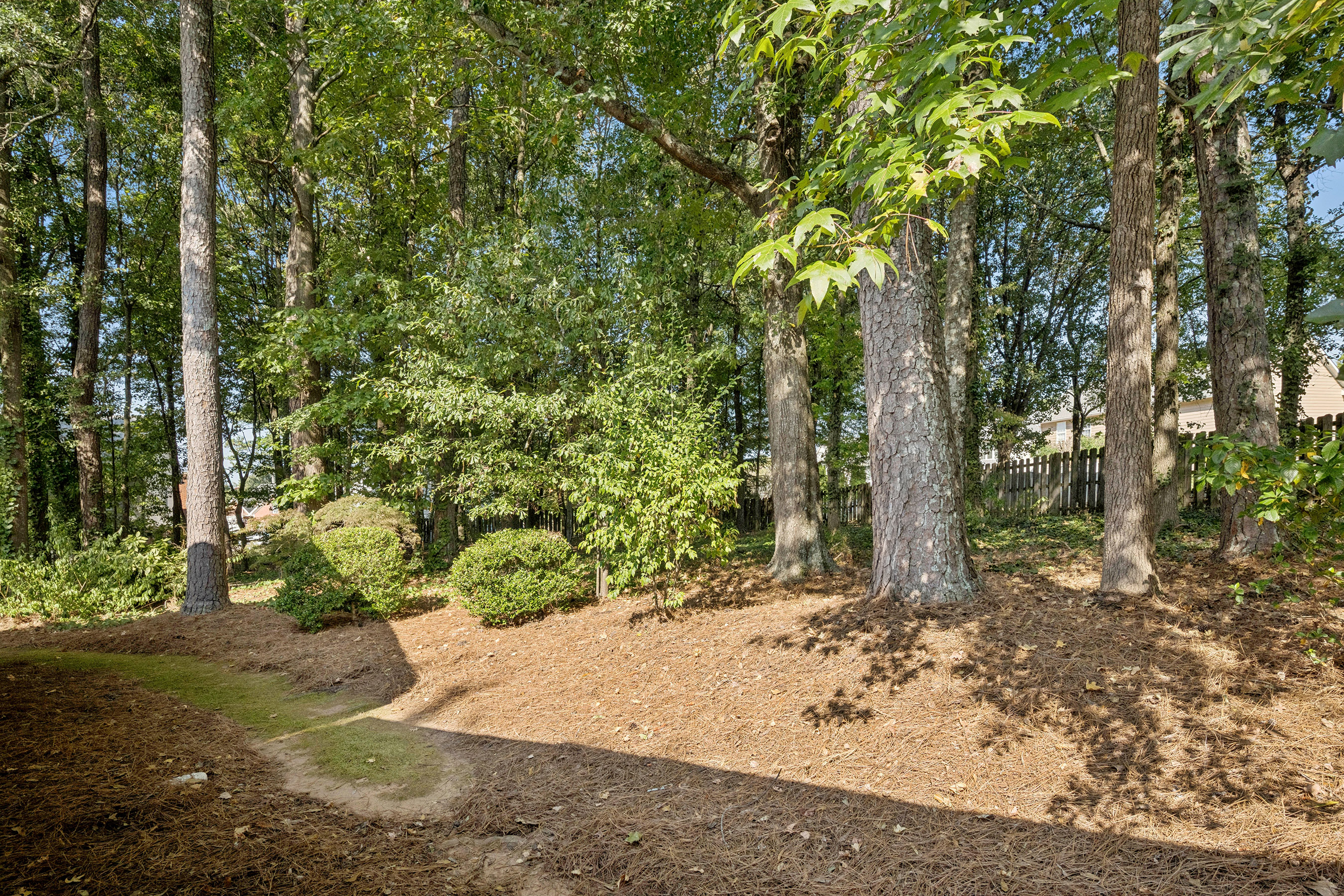  Beautifully Maintained Brick Home on Quiet Cul-de-sac Near Downtown Roswell - 物件實景