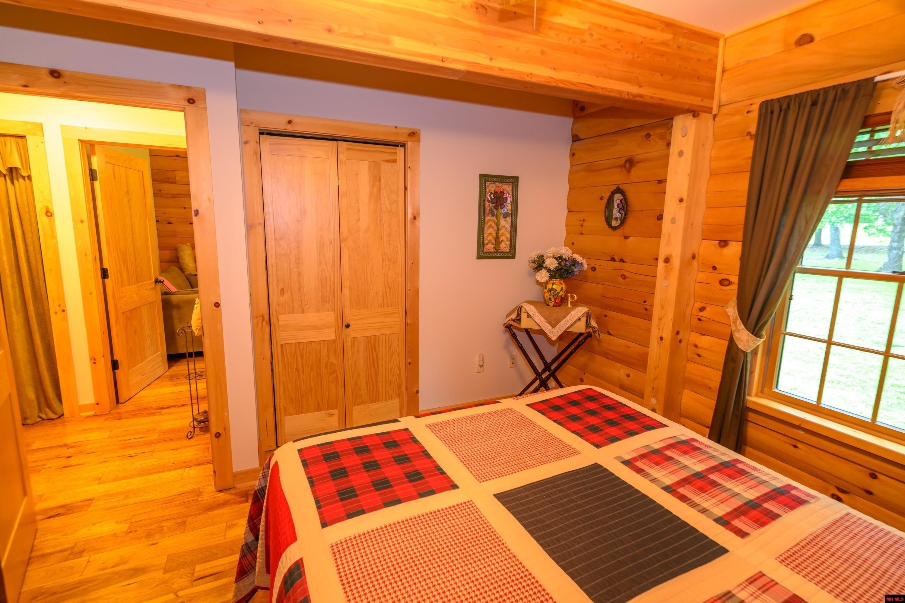 Mountain Home, Arkansas, 72653, United States, 3 Bedrooms Bedrooms, ,3 BathroomsBathrooms,Residential,For Sale,1895222