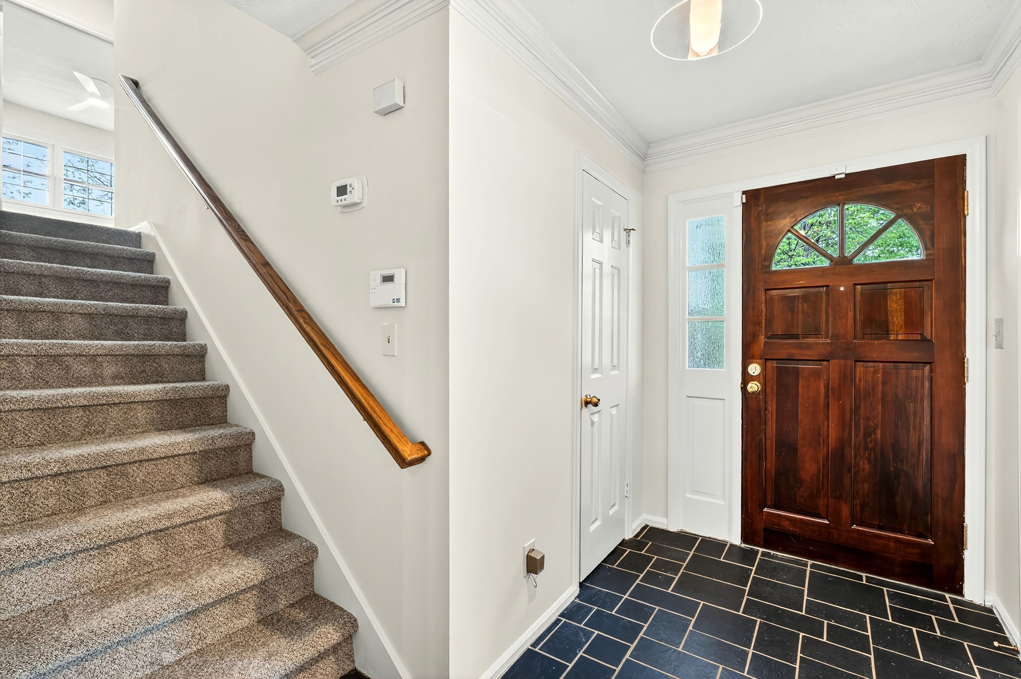  Thoughtfully Expanded and Updated Dunwoody Home on Wooded 0.82+/- Acre Lot - 物件實景