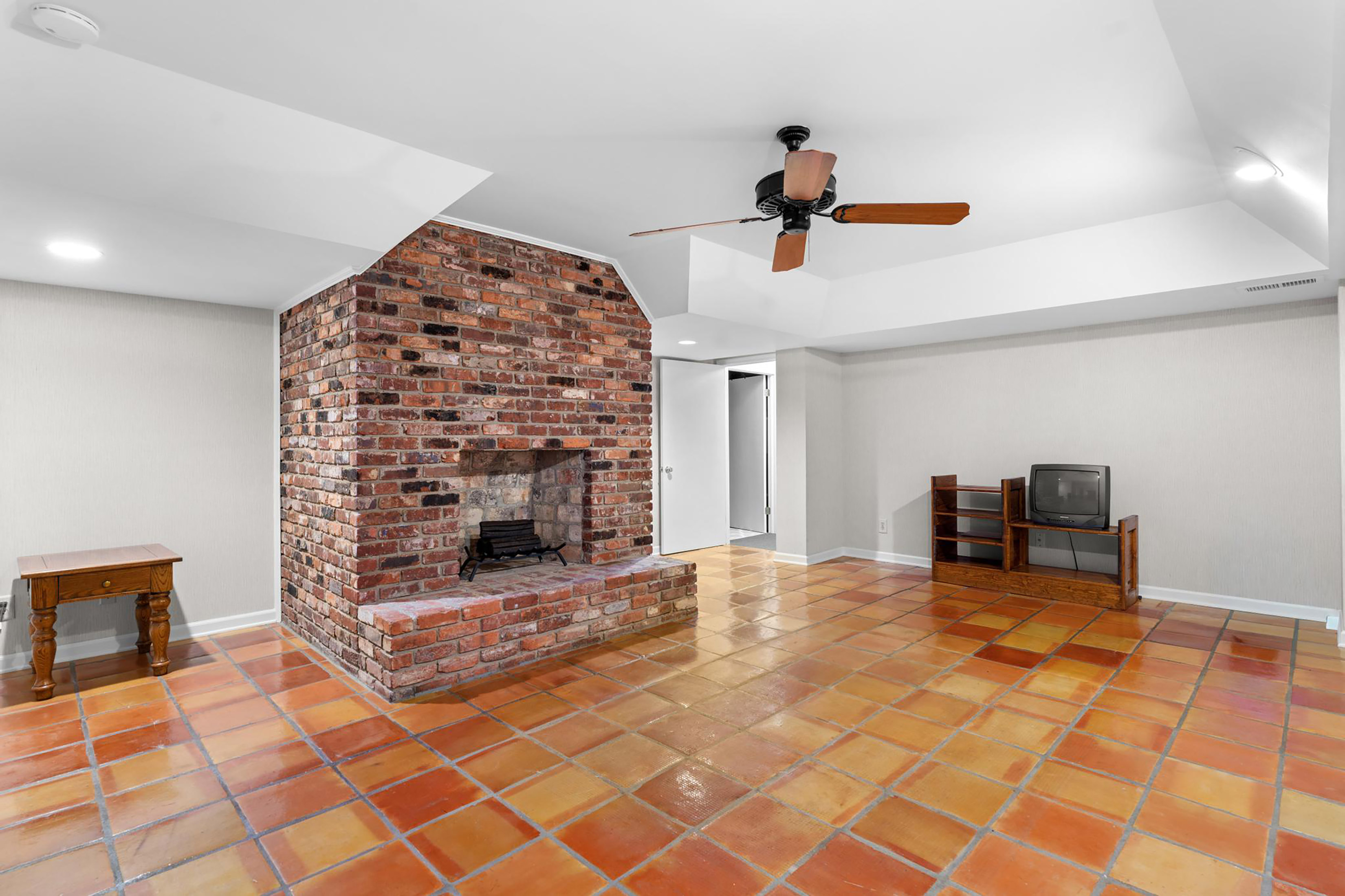  Exceptional Lot, Unbeatable Location and Endless Potential - 物件實景