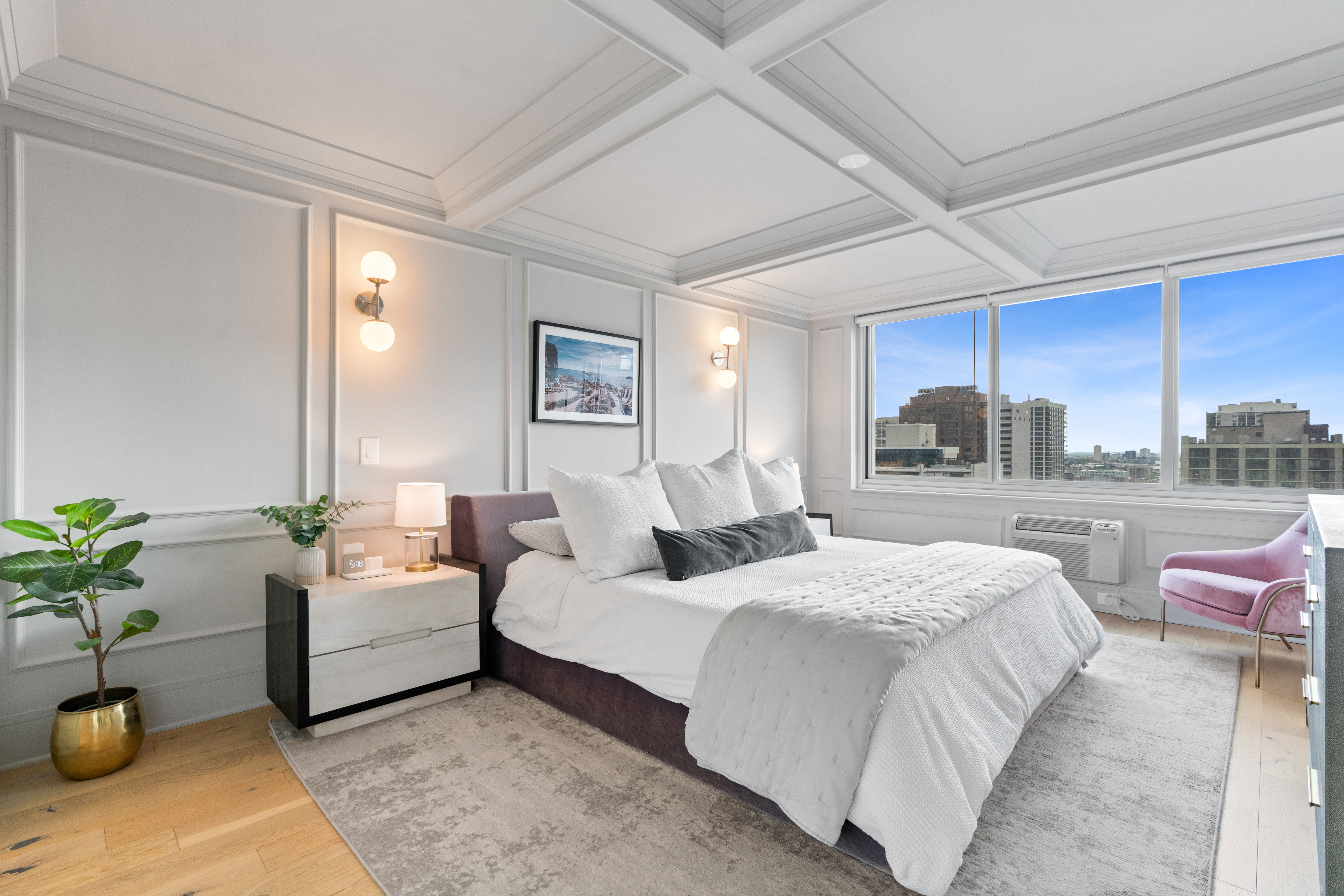  Enjoy Turnkey Lakefront Living in a Well-Established Gold Coast Building - 物件實景